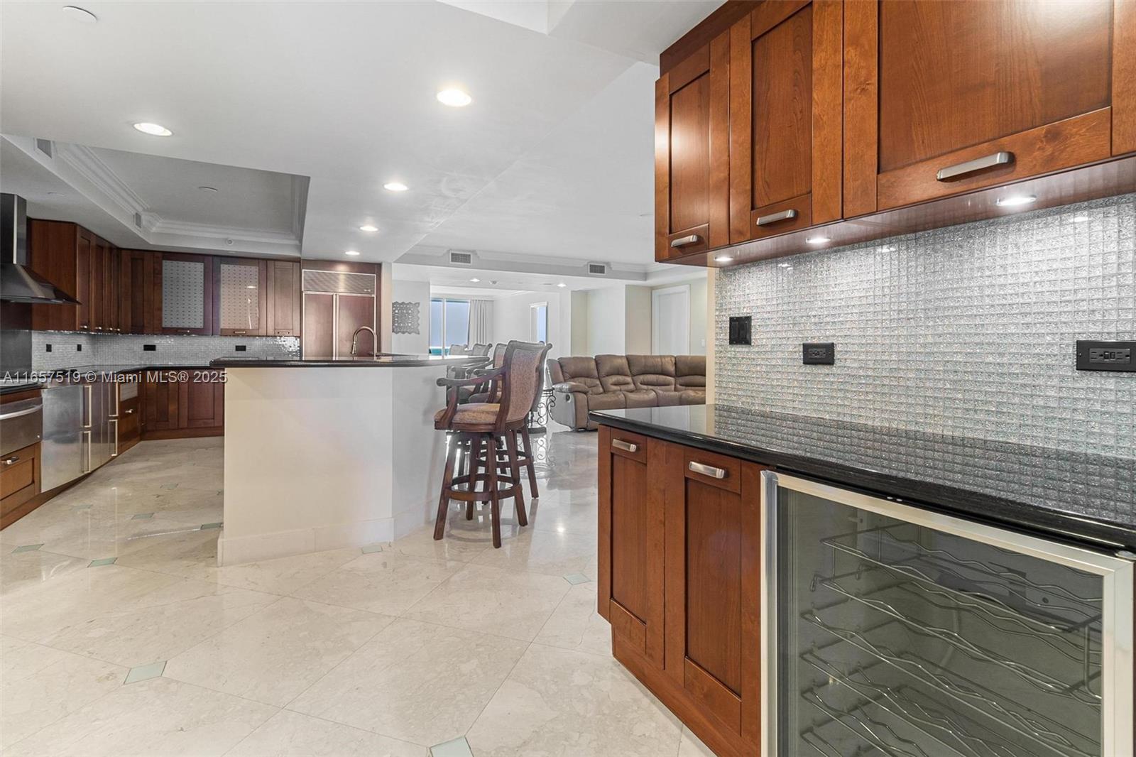 THE PENINSULA CONDO - Residential