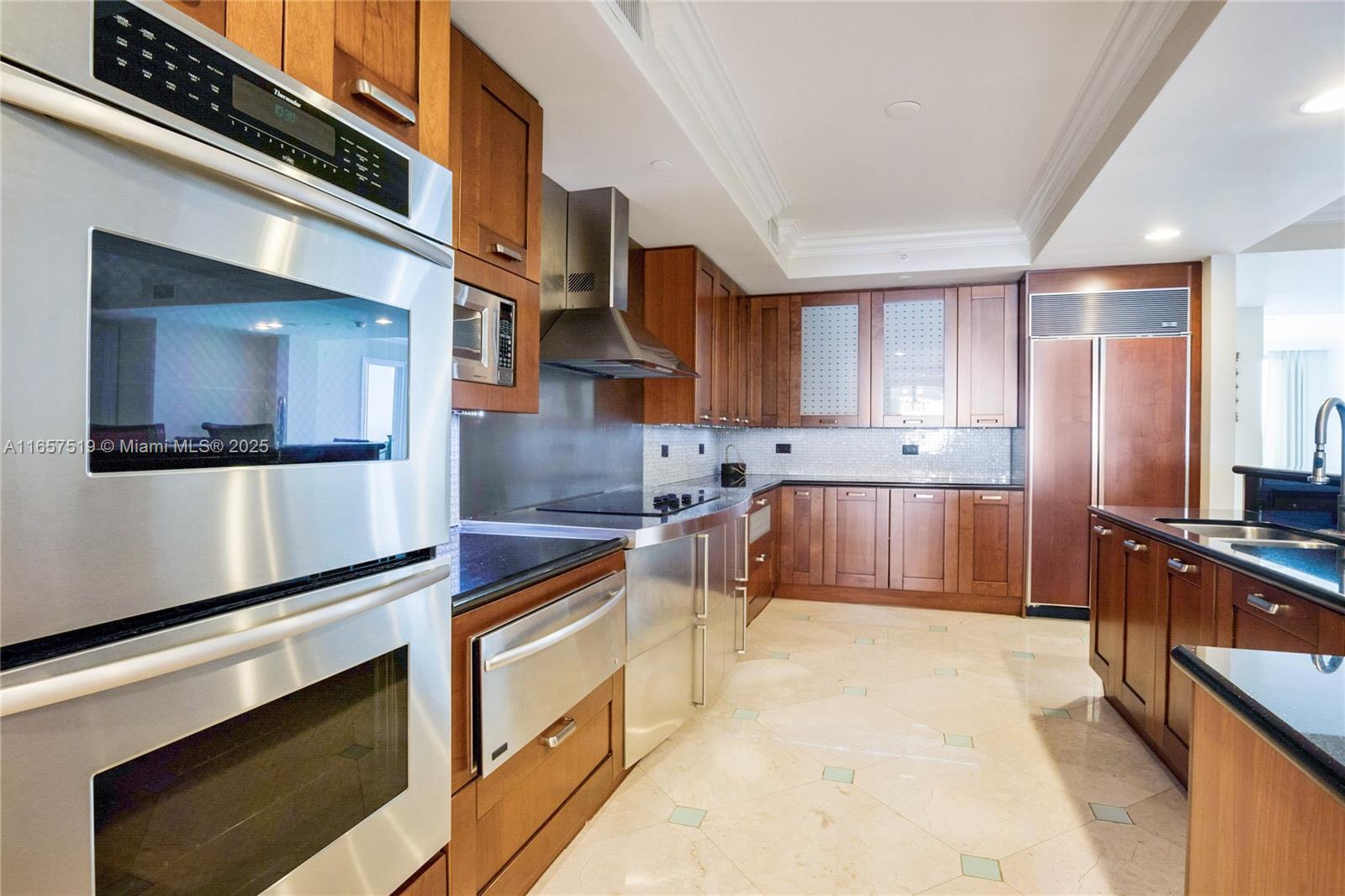THE PENINSULA CONDO - Residential