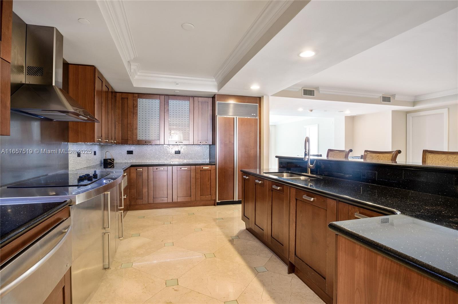 THE PENINSULA CONDO - Residential