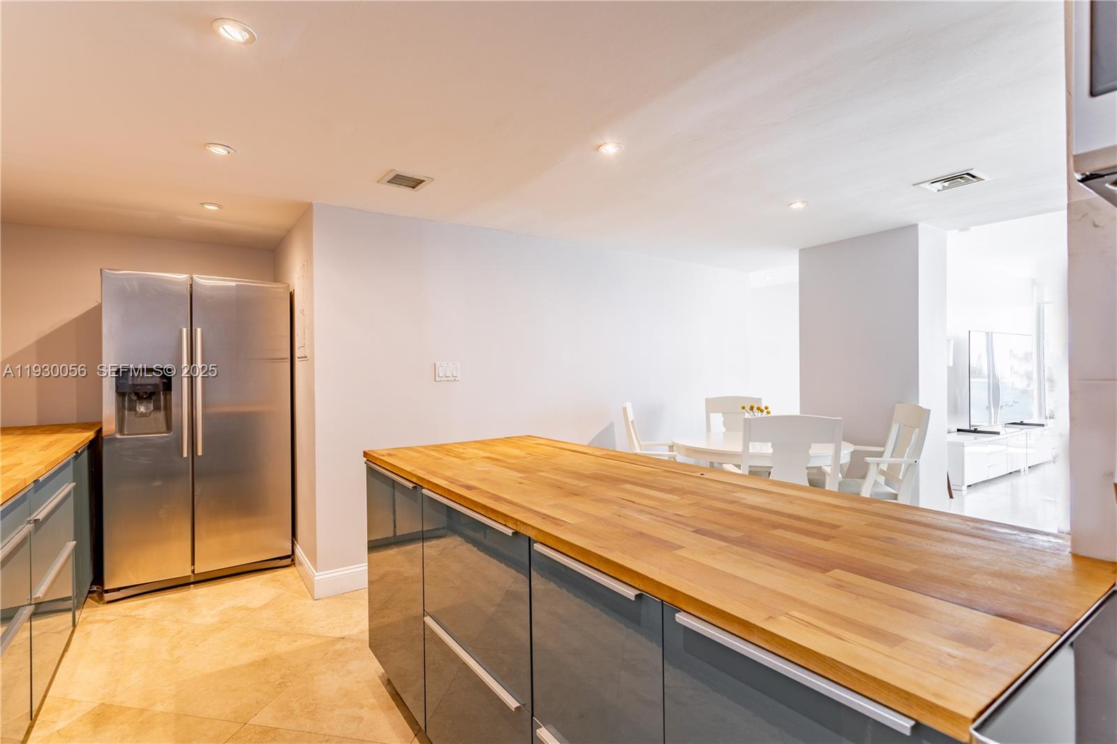 MIRADOR 1200 CONDO - Residential Lease