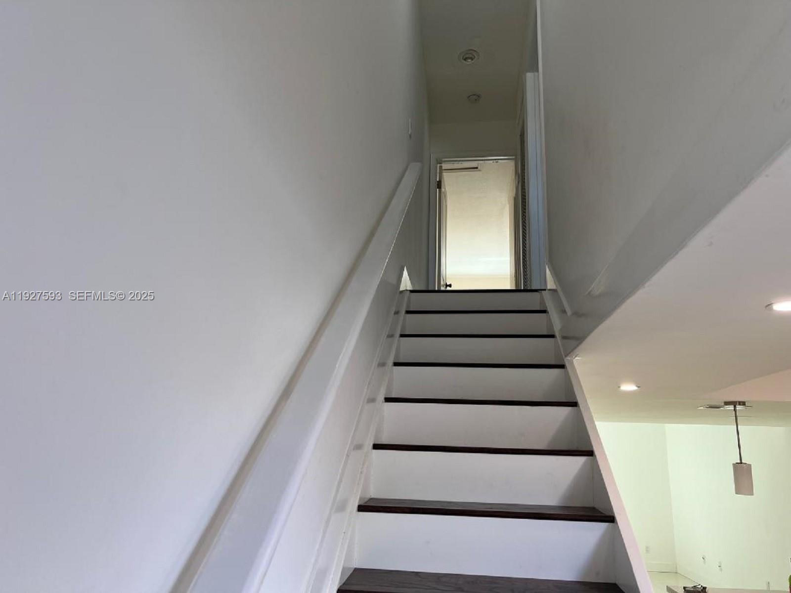 GOLDEN HOMES SUB - Residential Lease