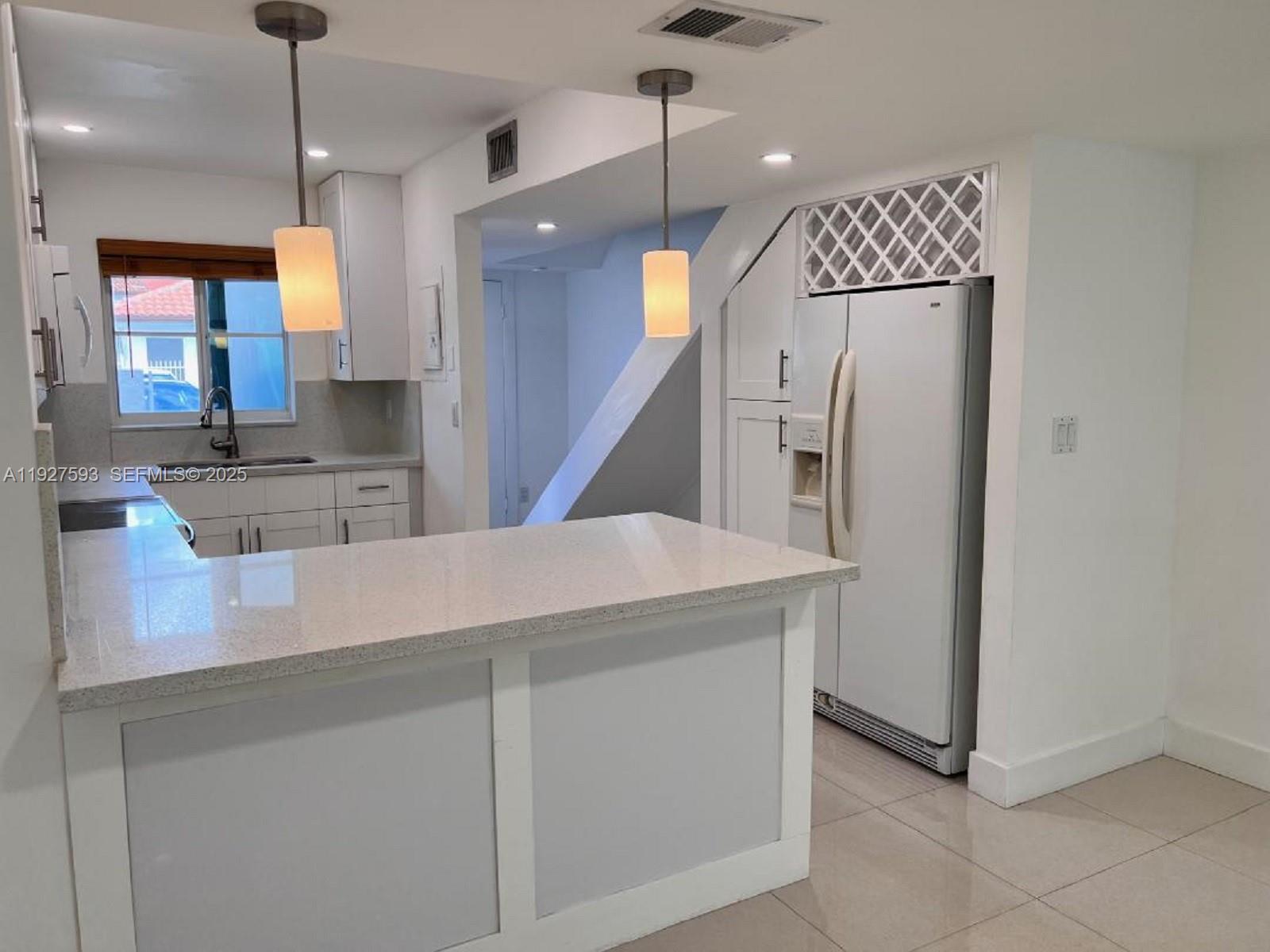 GOLDEN HOMES SUB - Residential Lease