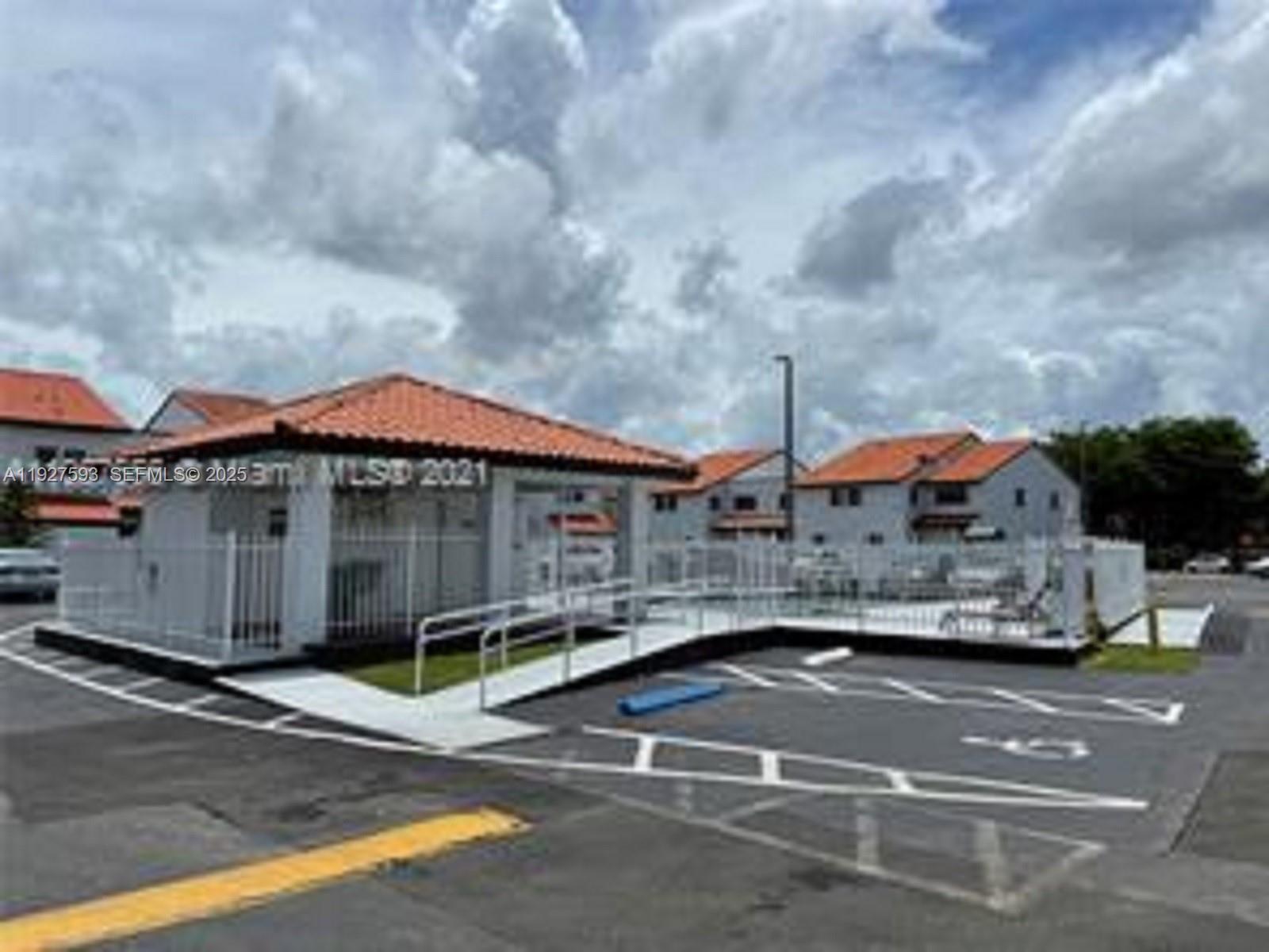 GOLDEN HOMES SUB - Residential Lease