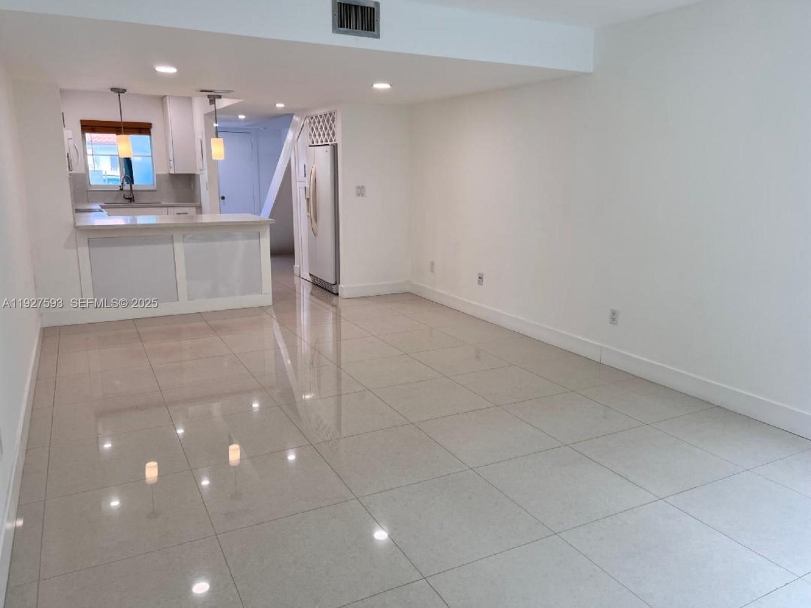 GOLDEN HOMES SUB - Residential Lease