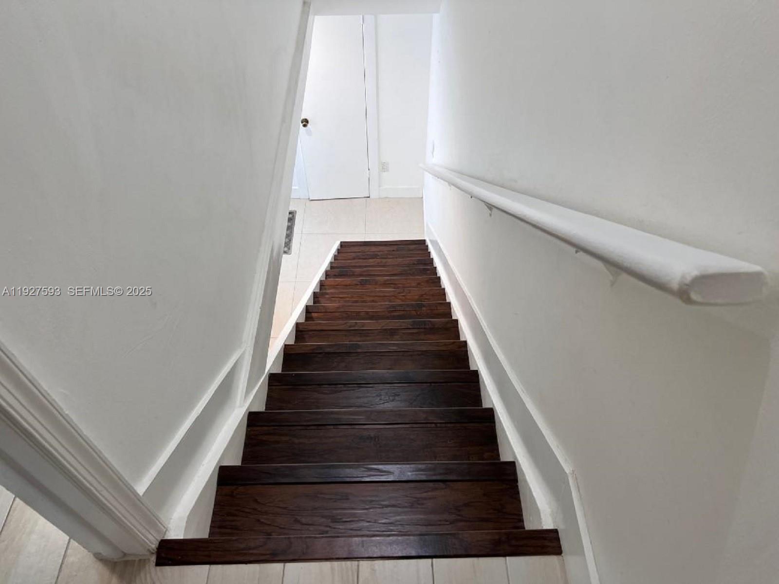 GOLDEN HOMES SUB - Residential Lease