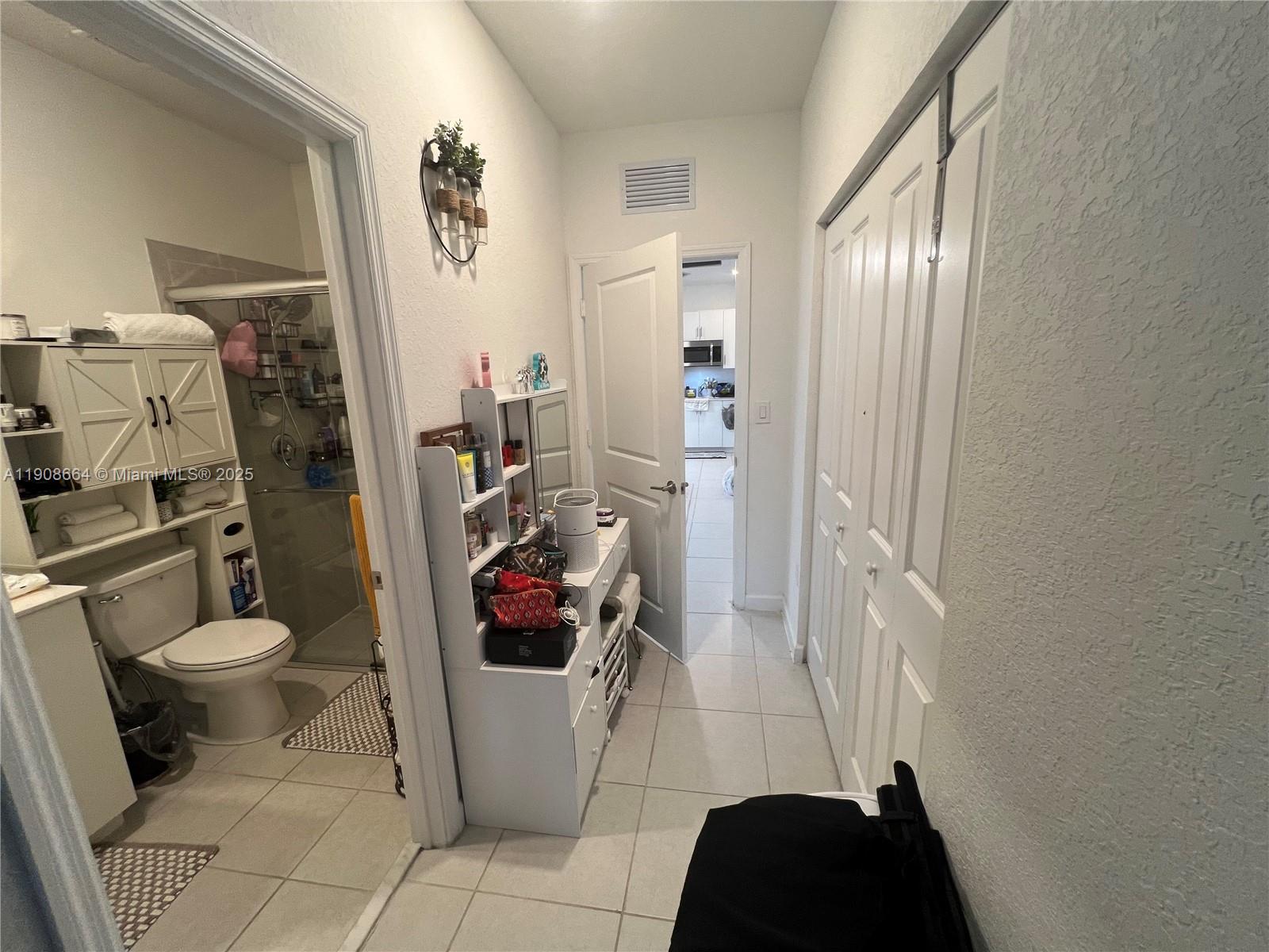 COCO PALM ESTATES - Residential Lease