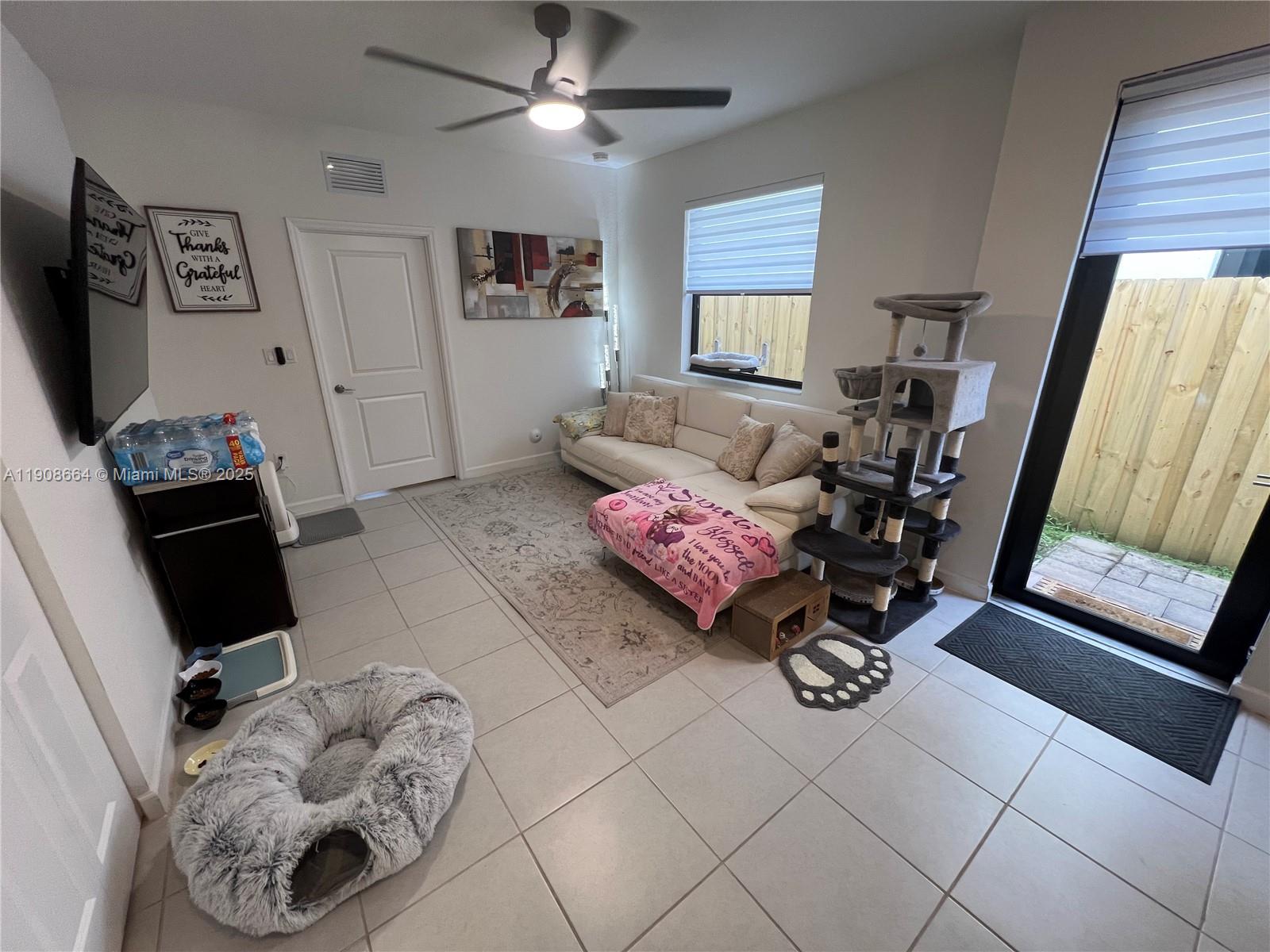 COCO PALM ESTATES - Residential Lease