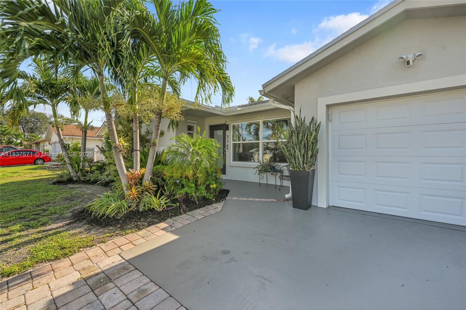 378 SW 33rd Ter