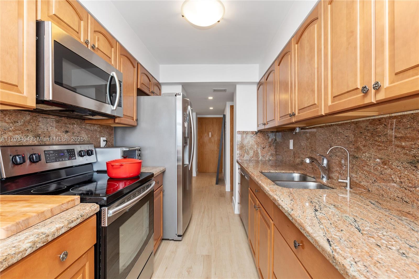 WINSTON TOWERS 200 - Residential