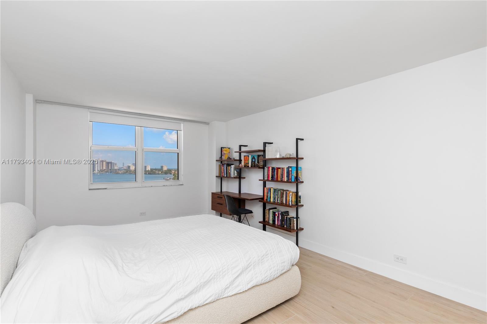 WINSTON TOWERS 200 - Residential