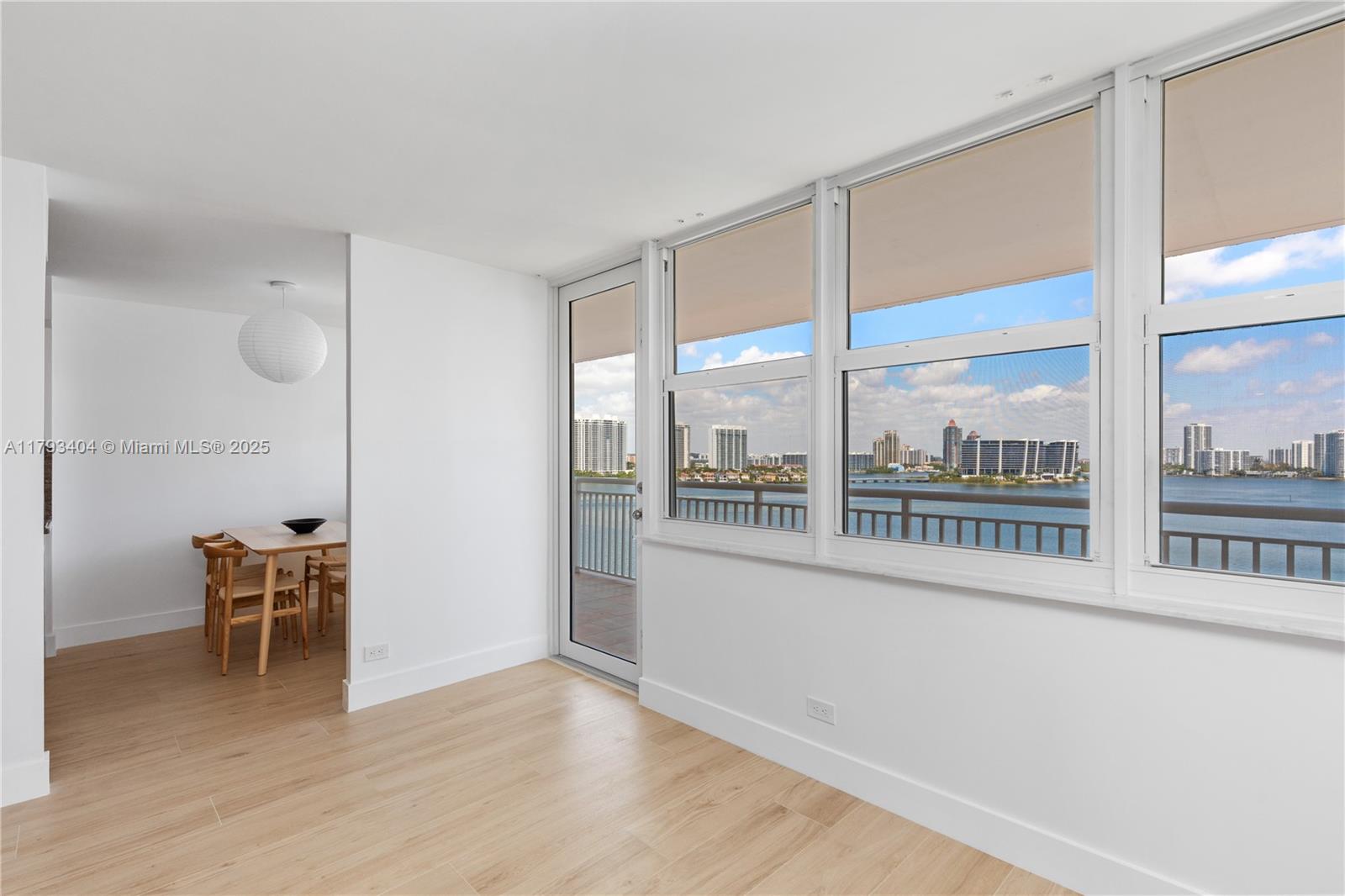 WINSTON TOWERS 200 - Residential