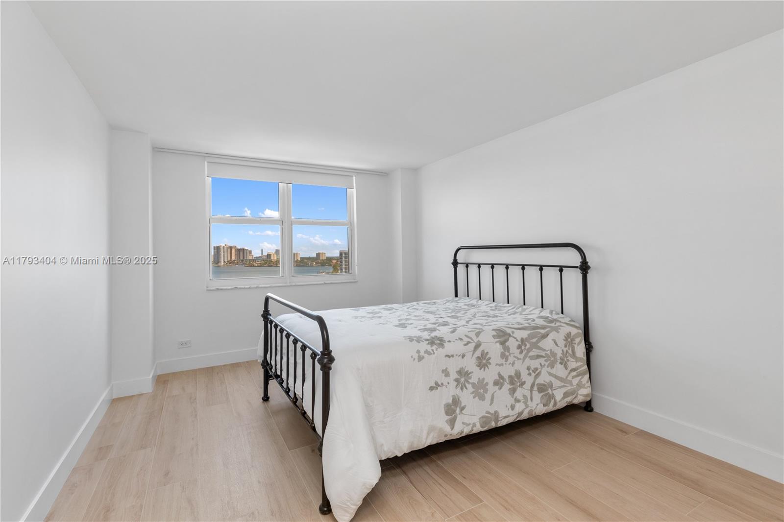 WINSTON TOWERS 200 - Residential