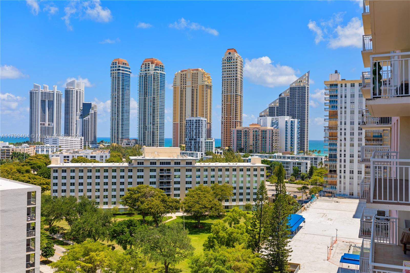 WINSTON TOWERS 200 - Residential