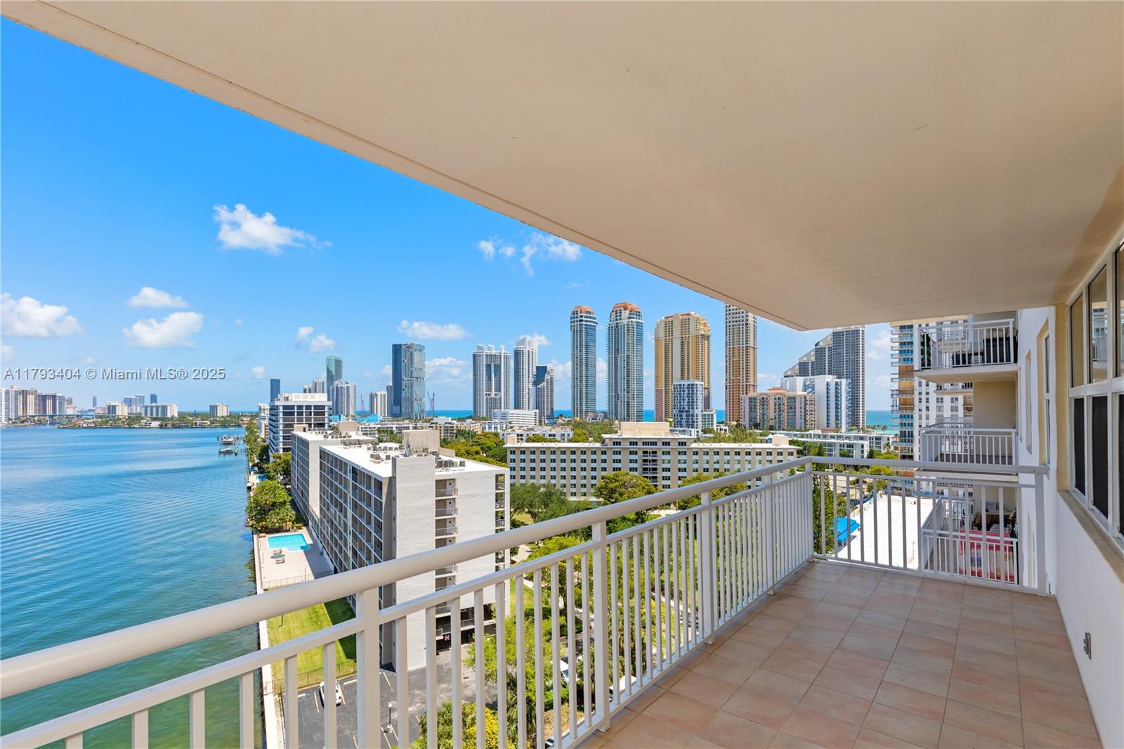 WINSTON TOWERS 200 - Residential