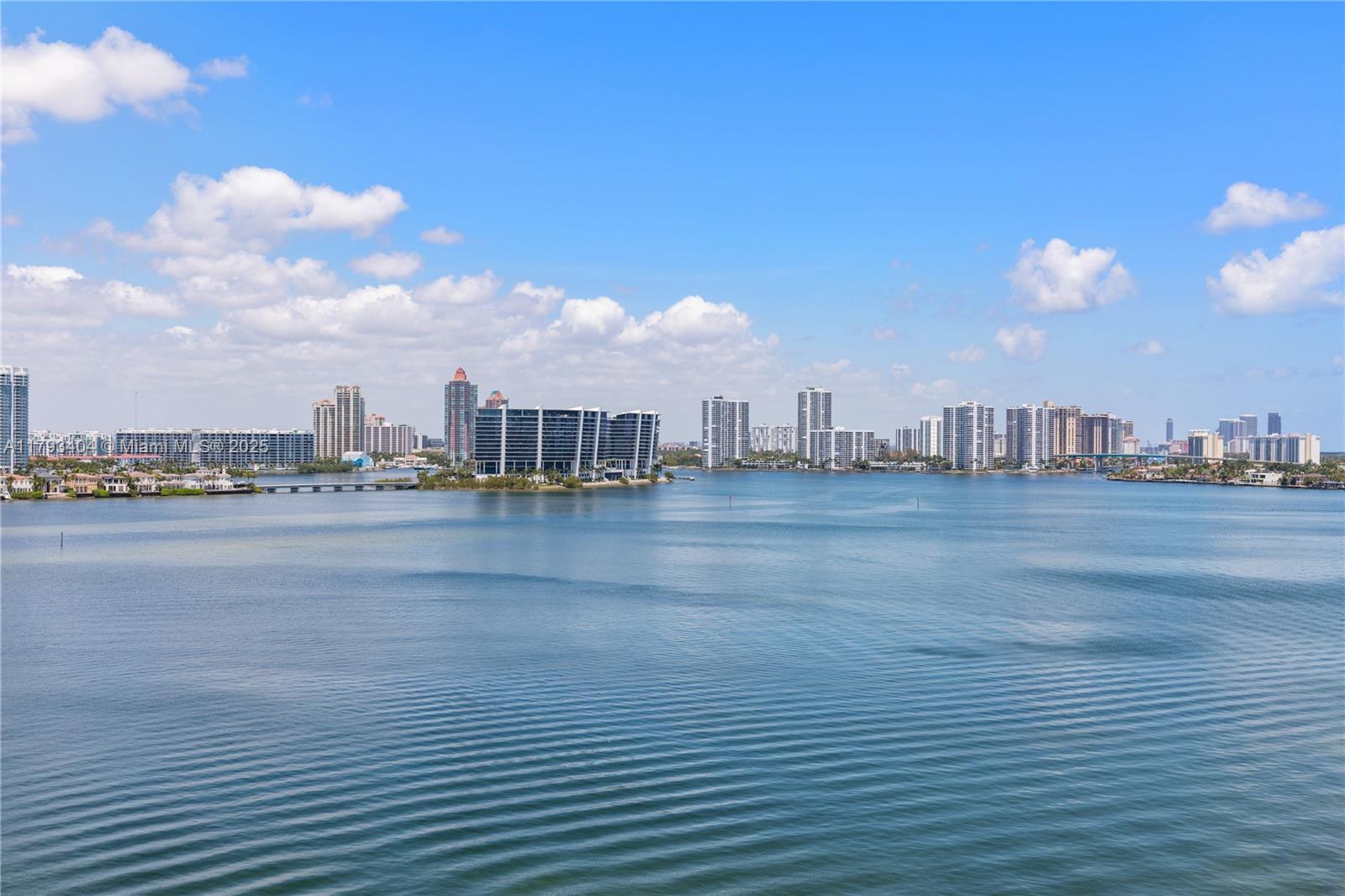 WINSTON TOWERS 200 - Residential