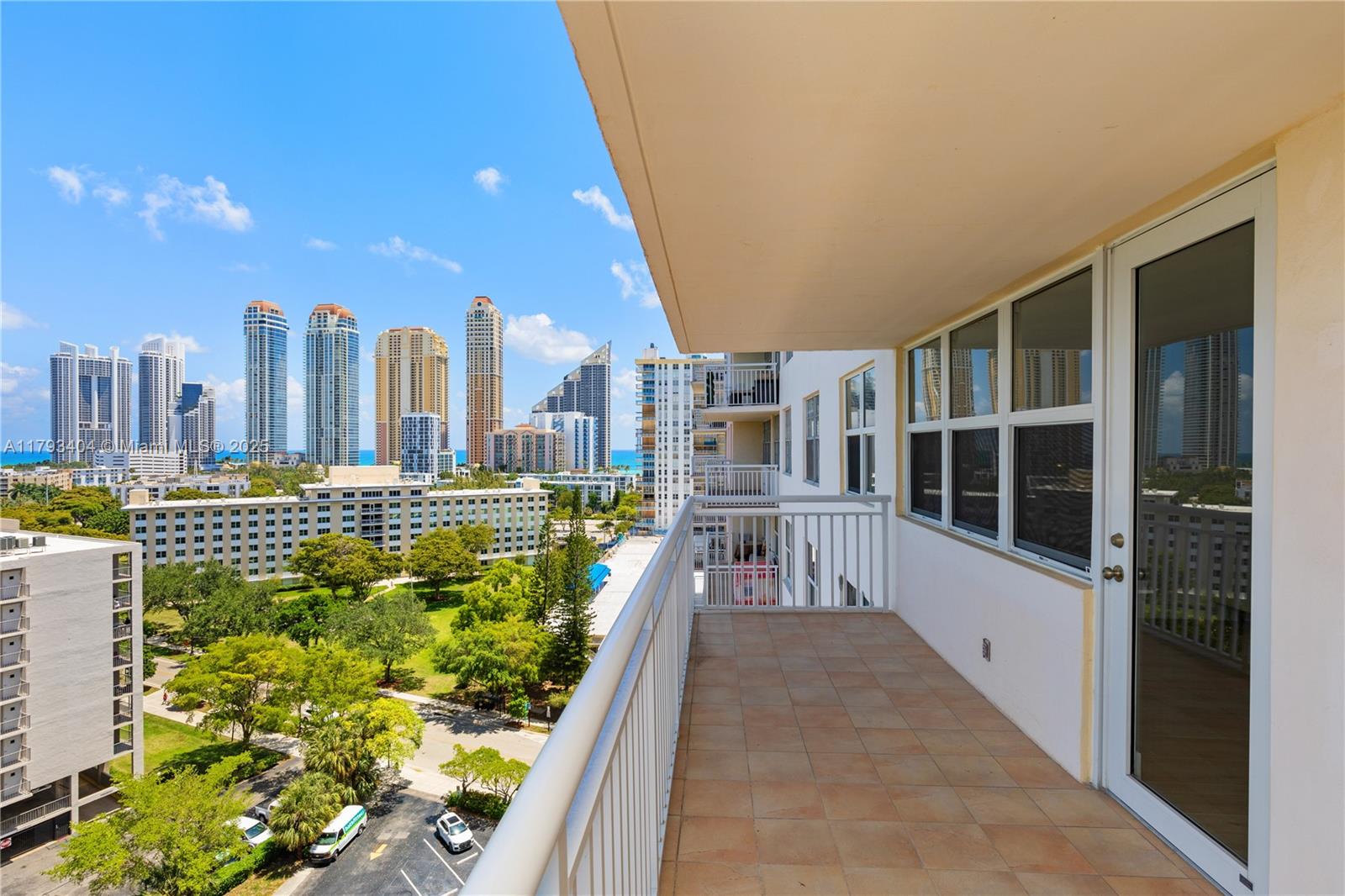 WINSTON TOWERS 200 - Residential
