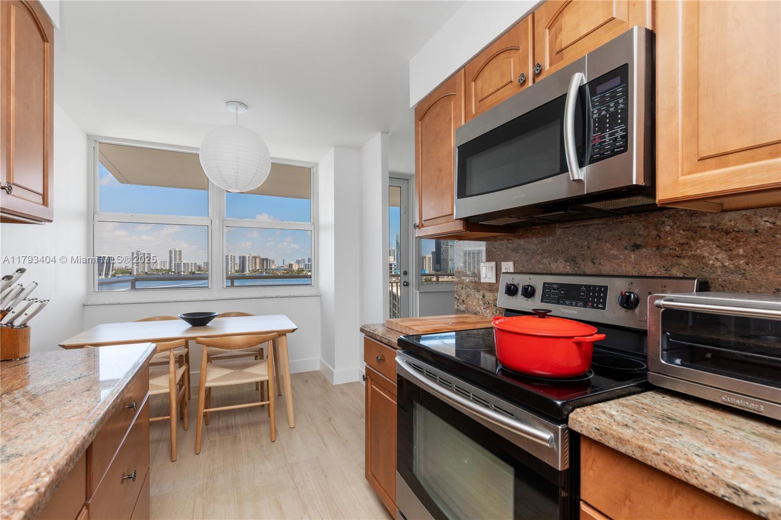 WINSTON TOWERS 200 - Residential