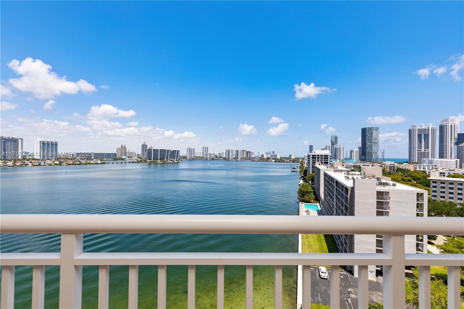 WINSTON TOWERS 200 - Residential