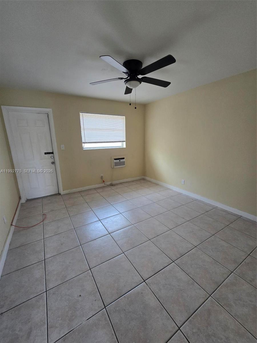 1507 NE 5th Ave 3