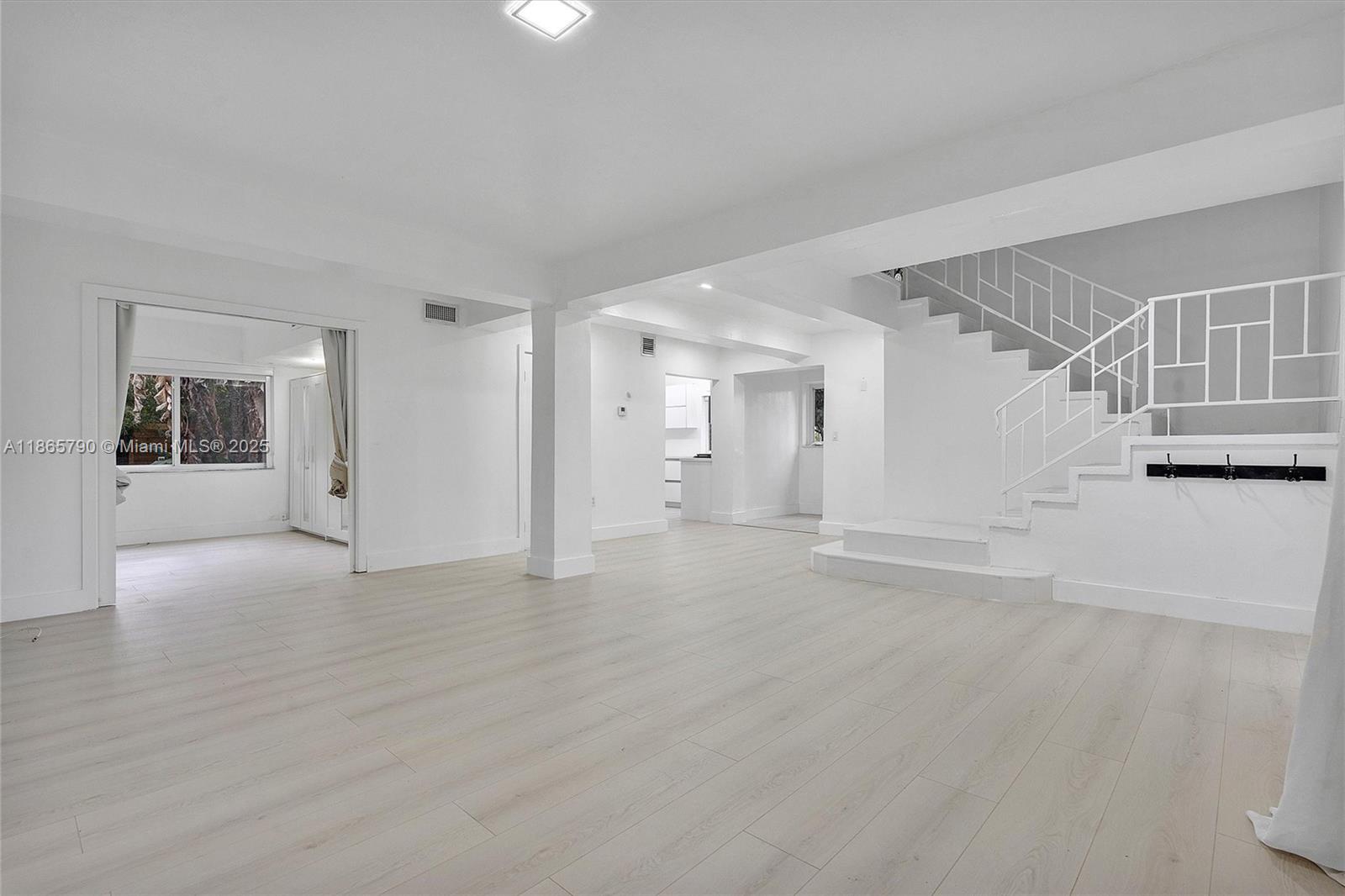 SEAWAY - Residential Lease