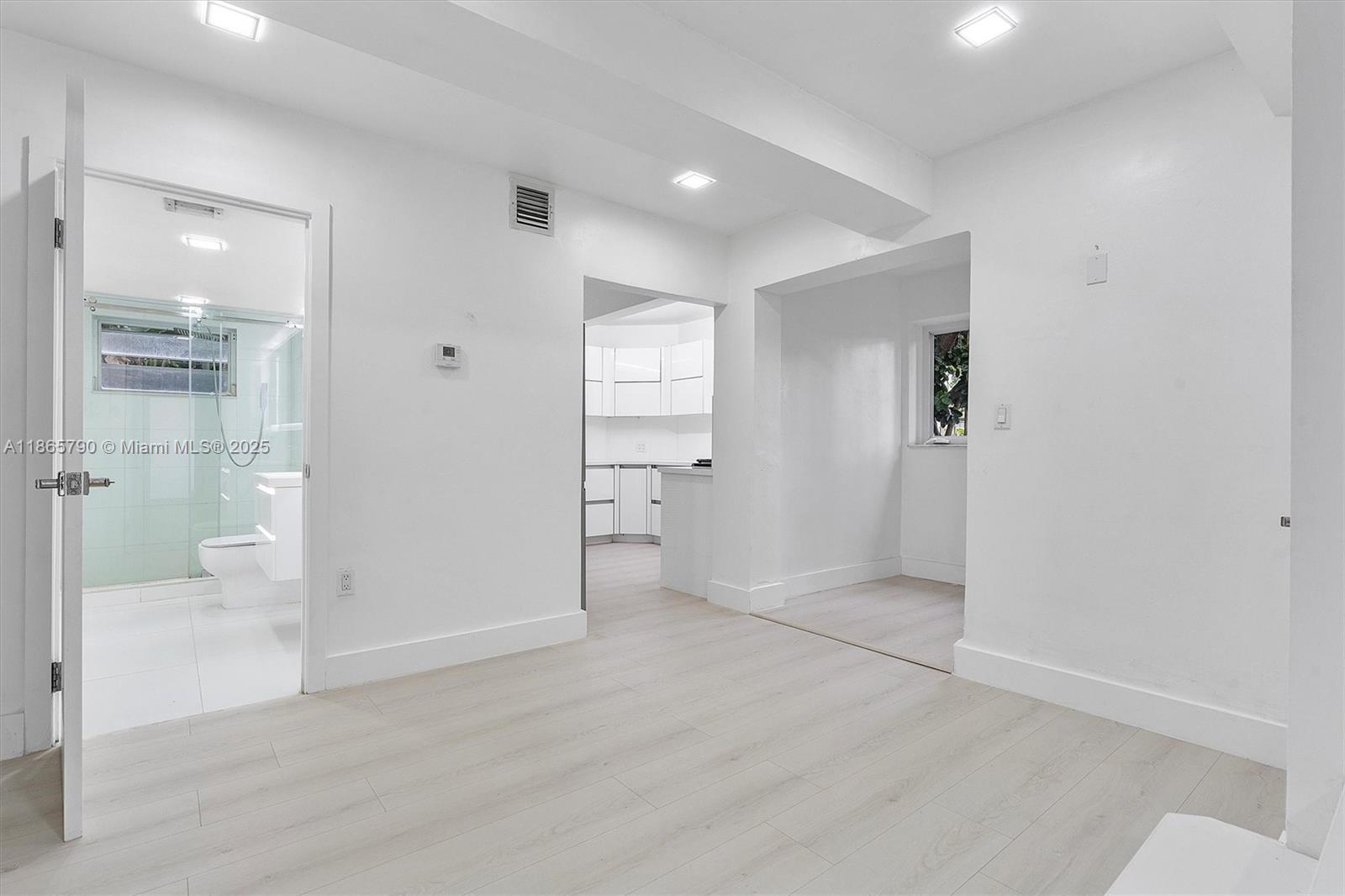 SEAWAY - Residential Lease