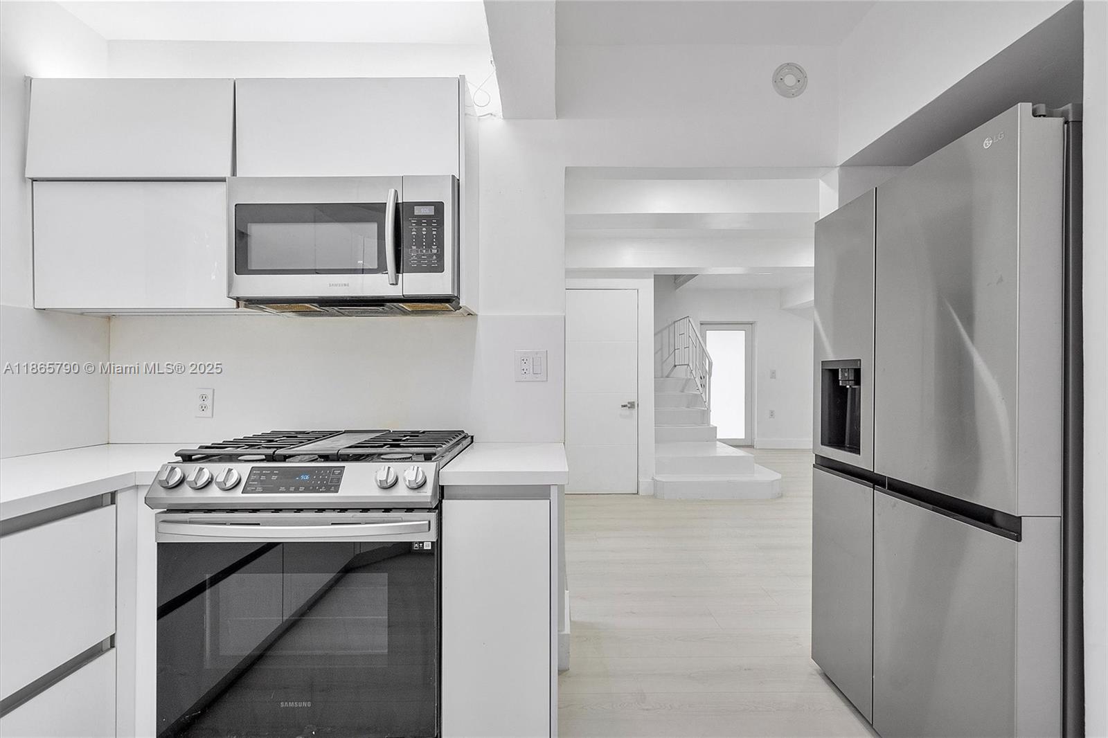 SEAWAY - Residential Lease