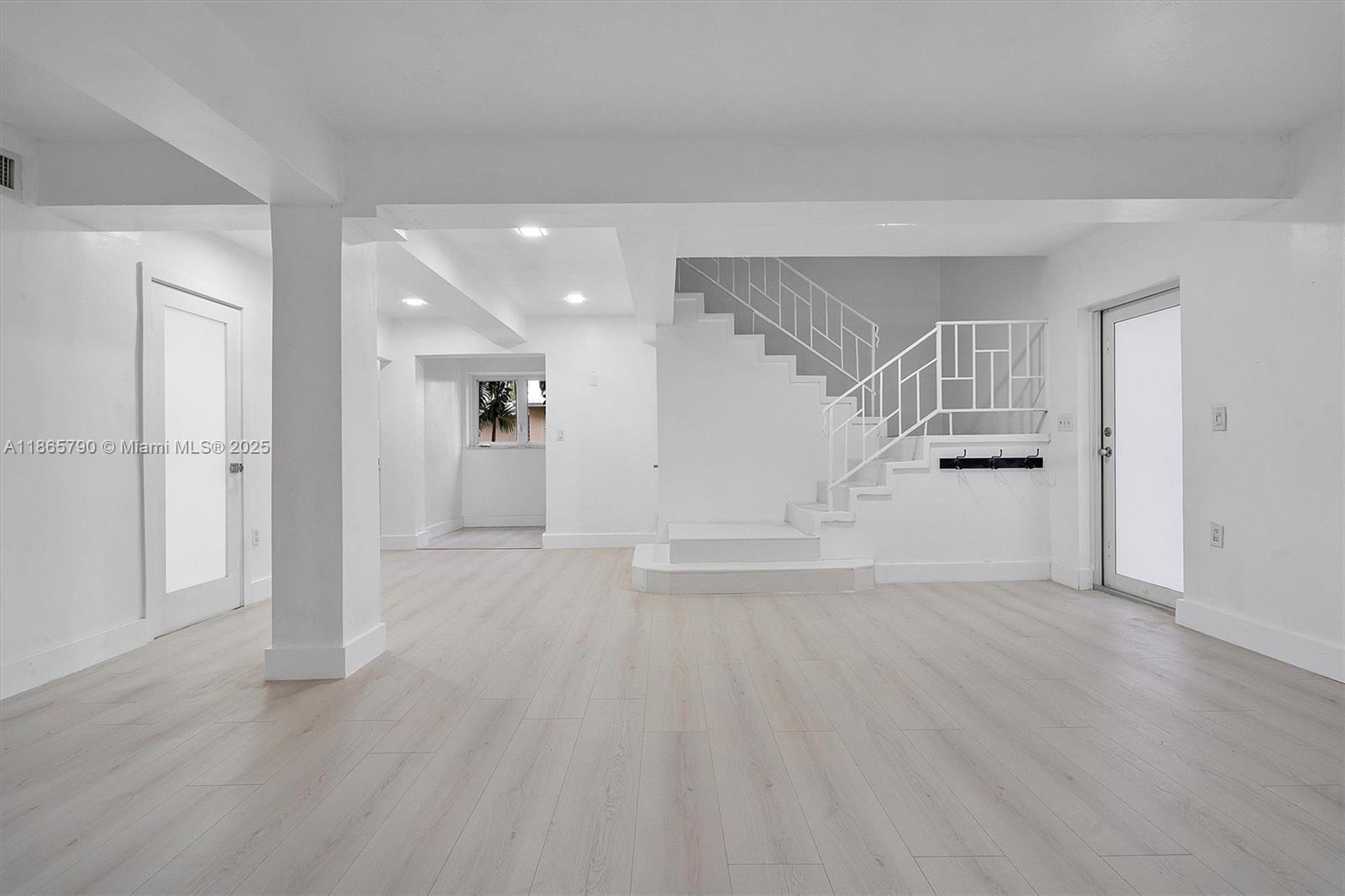 SEAWAY - Residential Lease