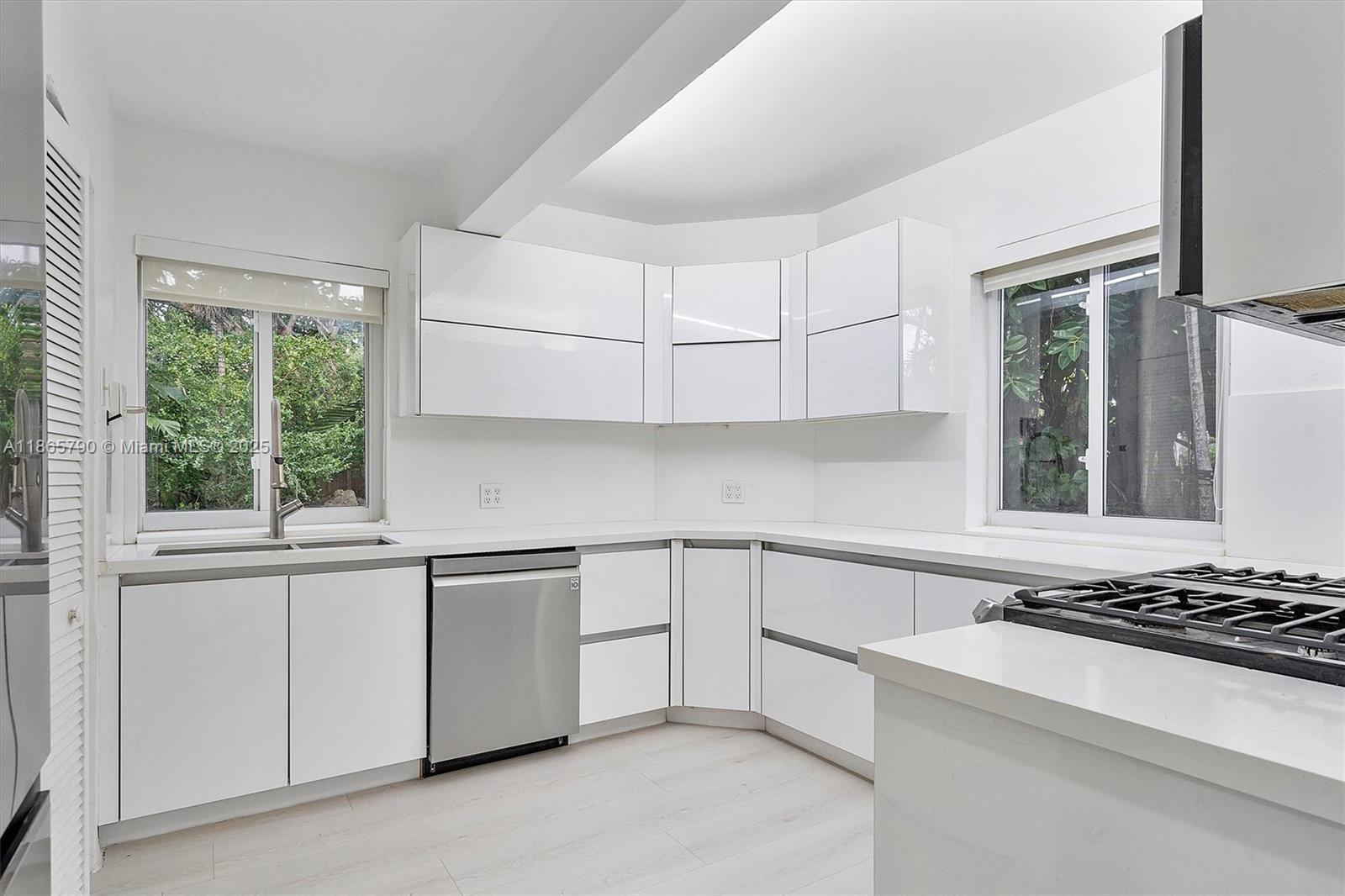 SEAWAY - Residential Lease