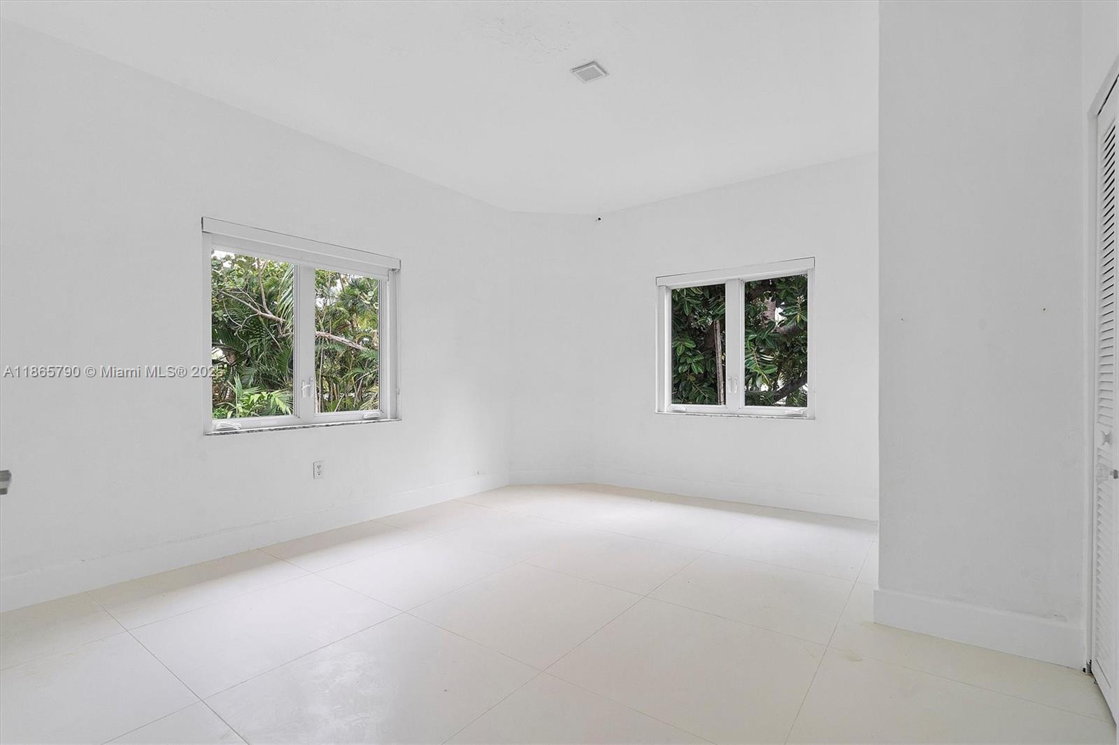 SEAWAY - Residential Lease