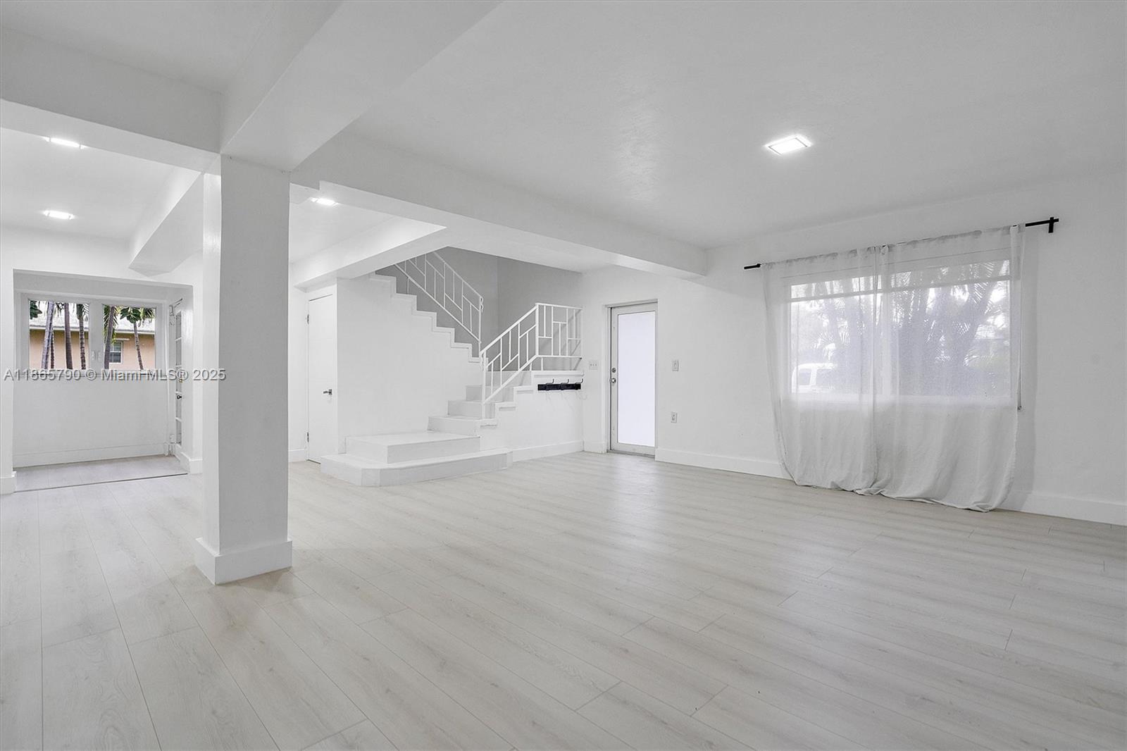 SEAWAY - Residential Lease