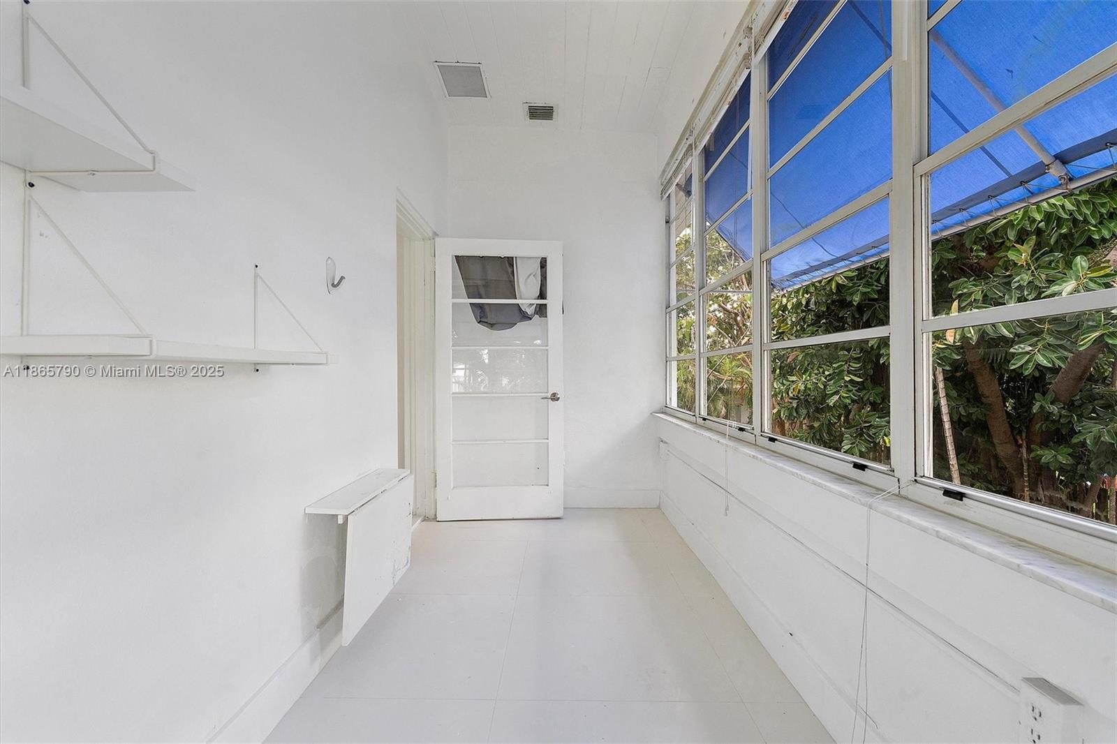 SEAWAY - Residential Lease