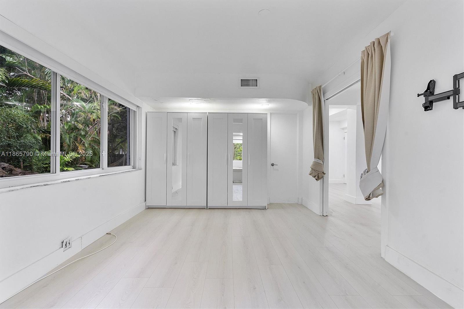 SEAWAY - Residential Lease