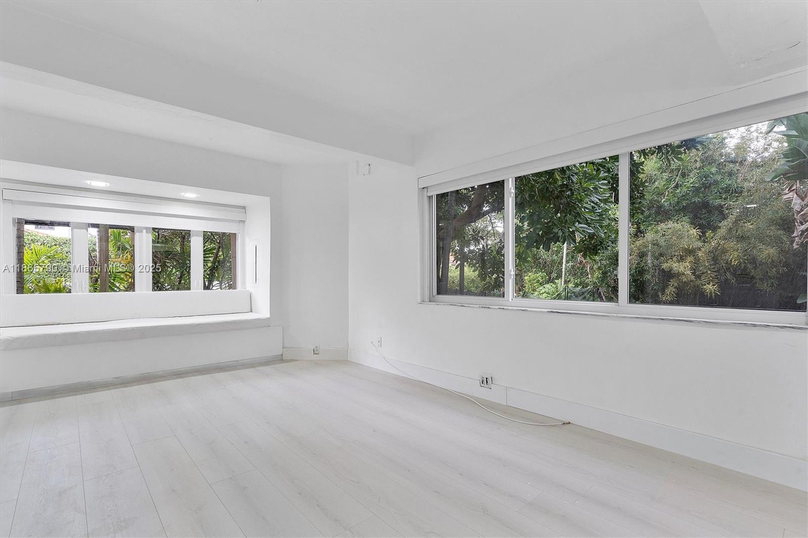 SEAWAY - Residential Lease