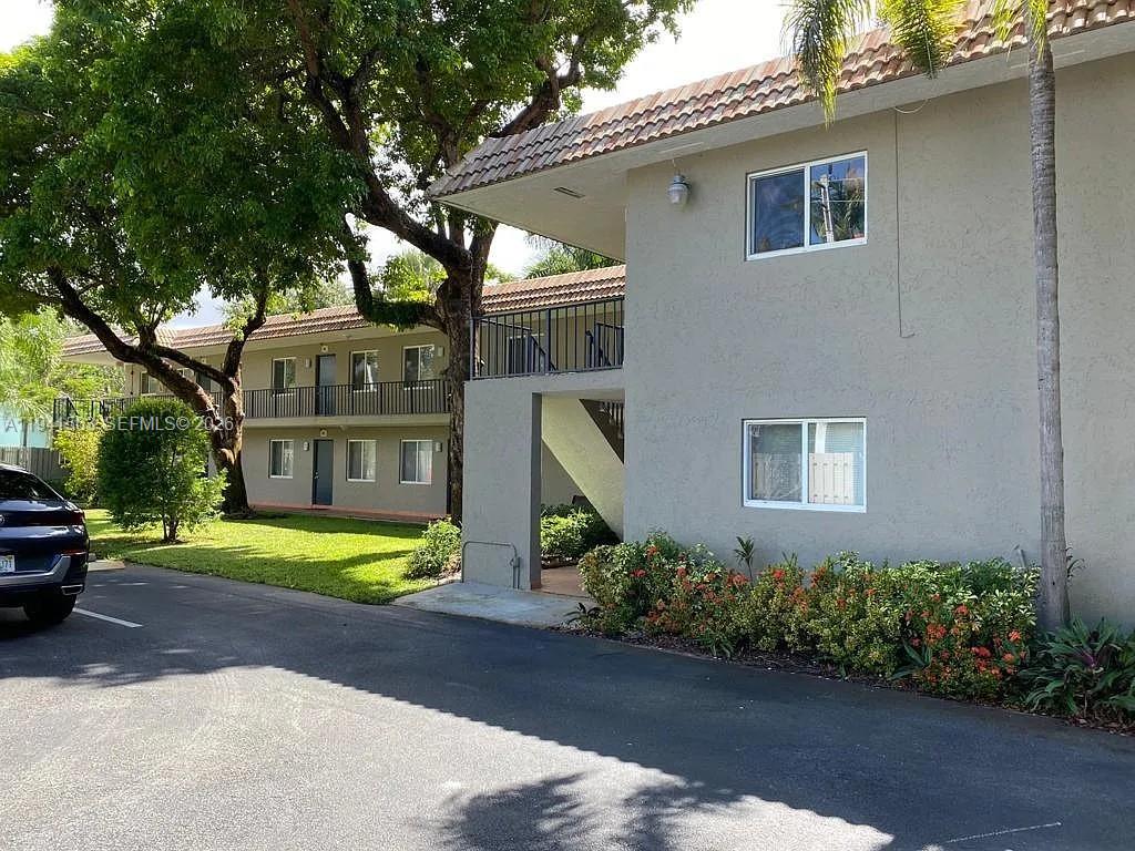 WAVERLY PLACE - Residential Lease