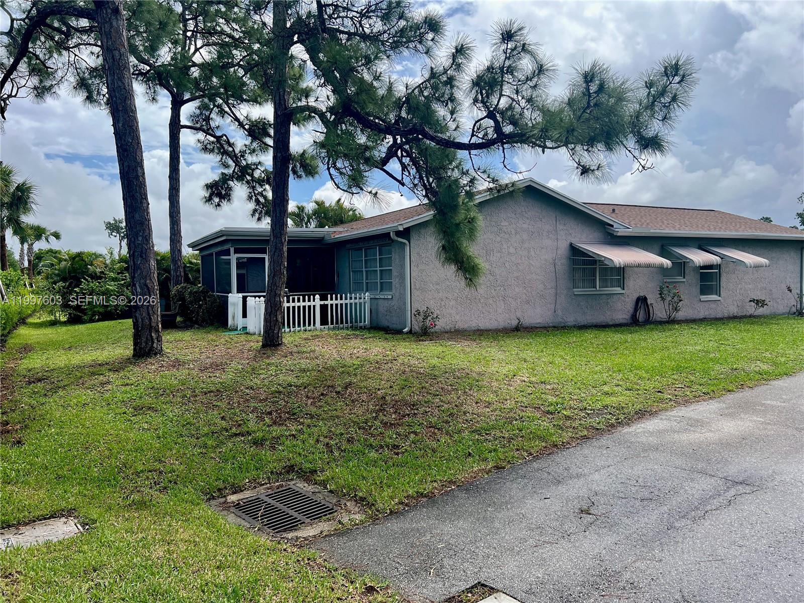 LUCERNE LAKES HOMES VILLA - Residential