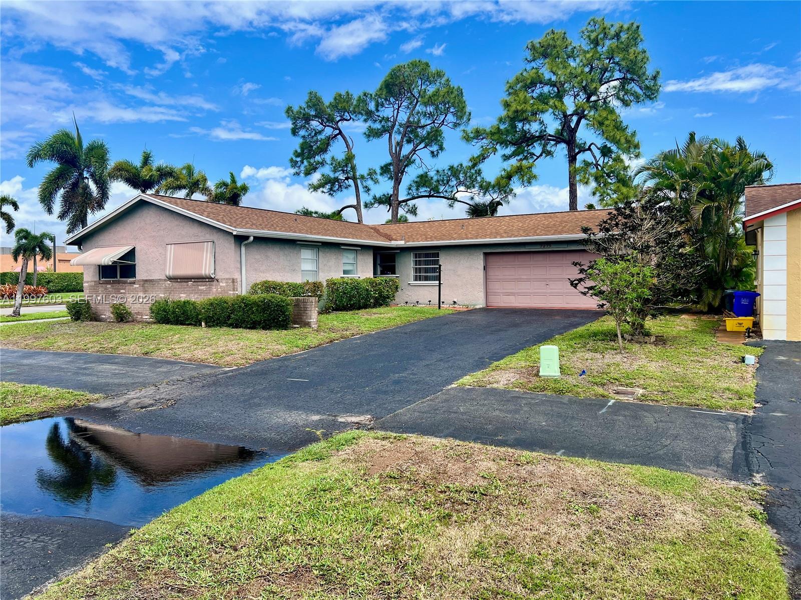 LUCERNE LAKES HOMES VILLA - Residential