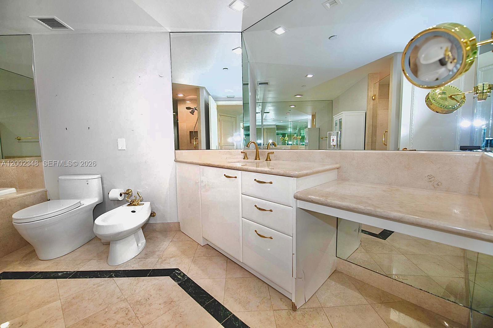 TOWERS OF PORTO VITA-SOUT - Residential Lease