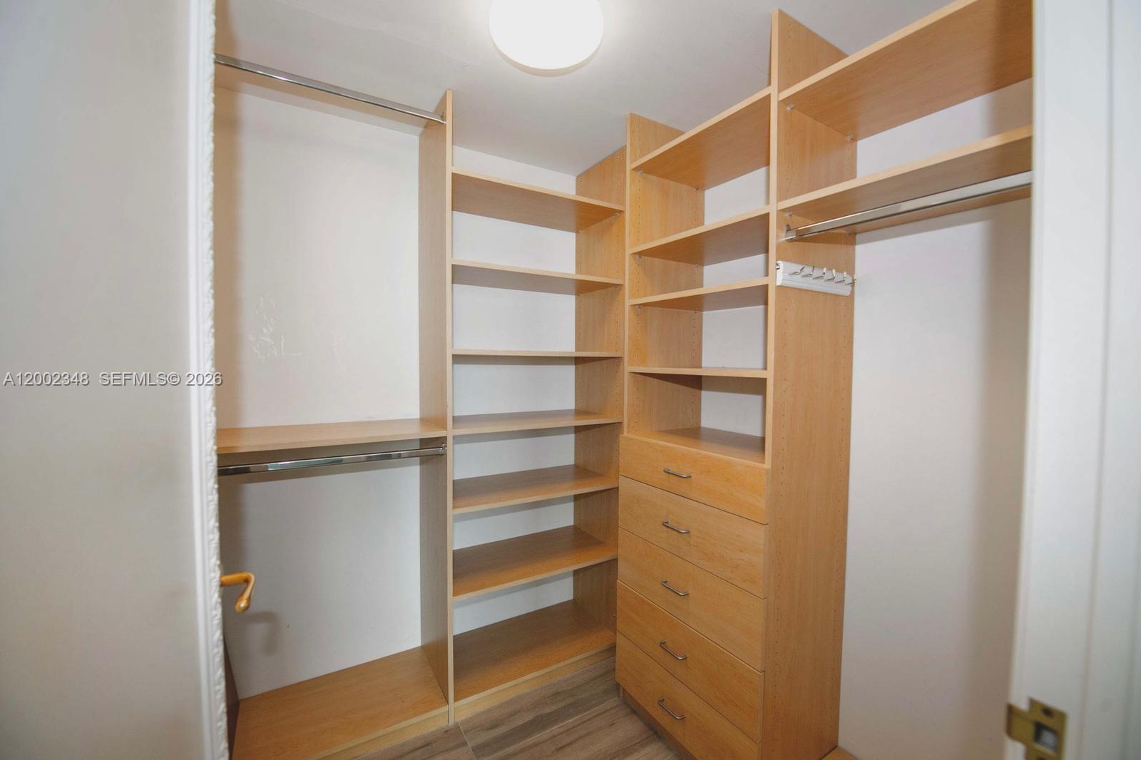 TOWERS OF PORTO VITA-SOUT - Residential Lease