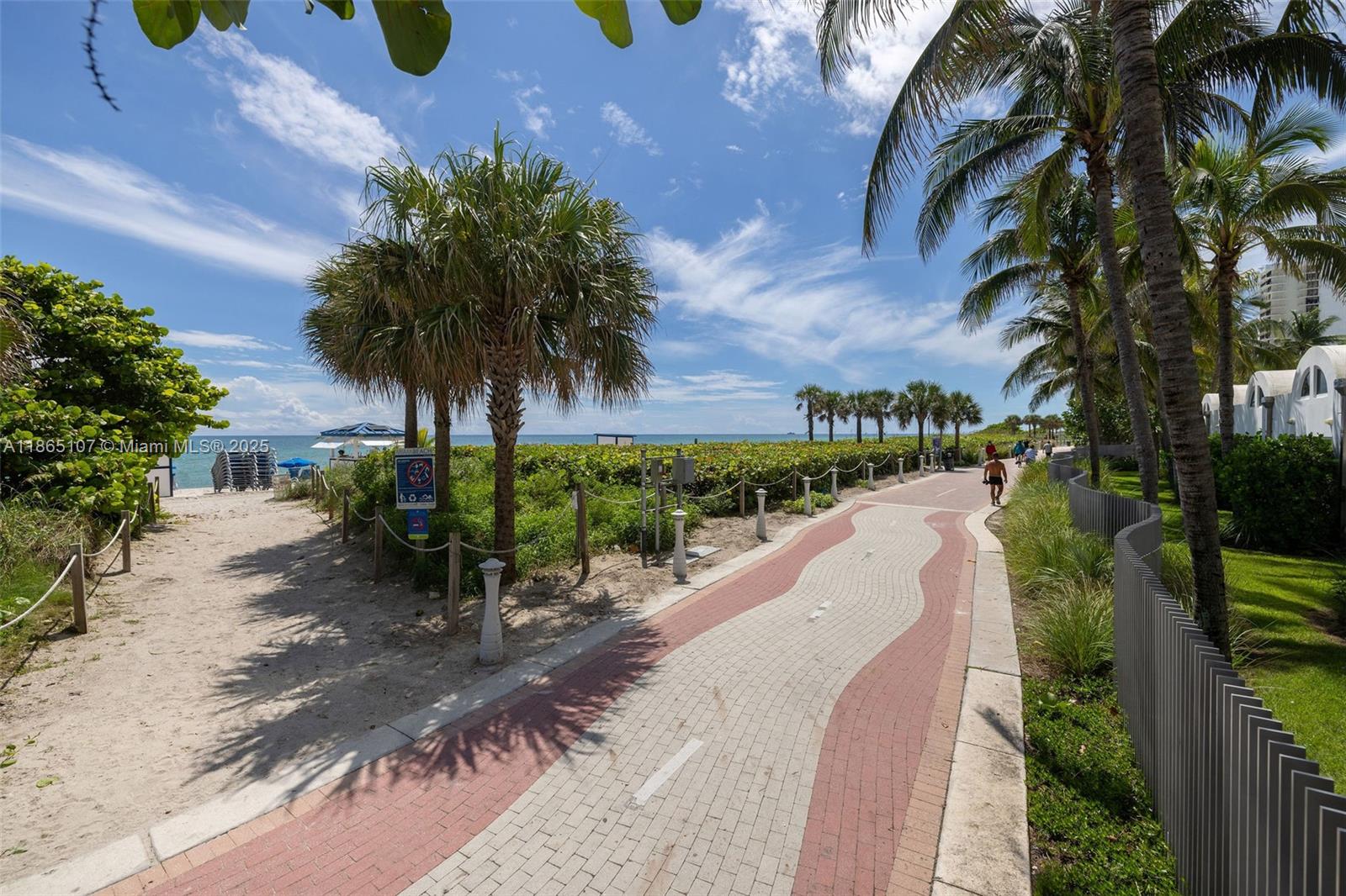 AKOYA CONDO - Residential