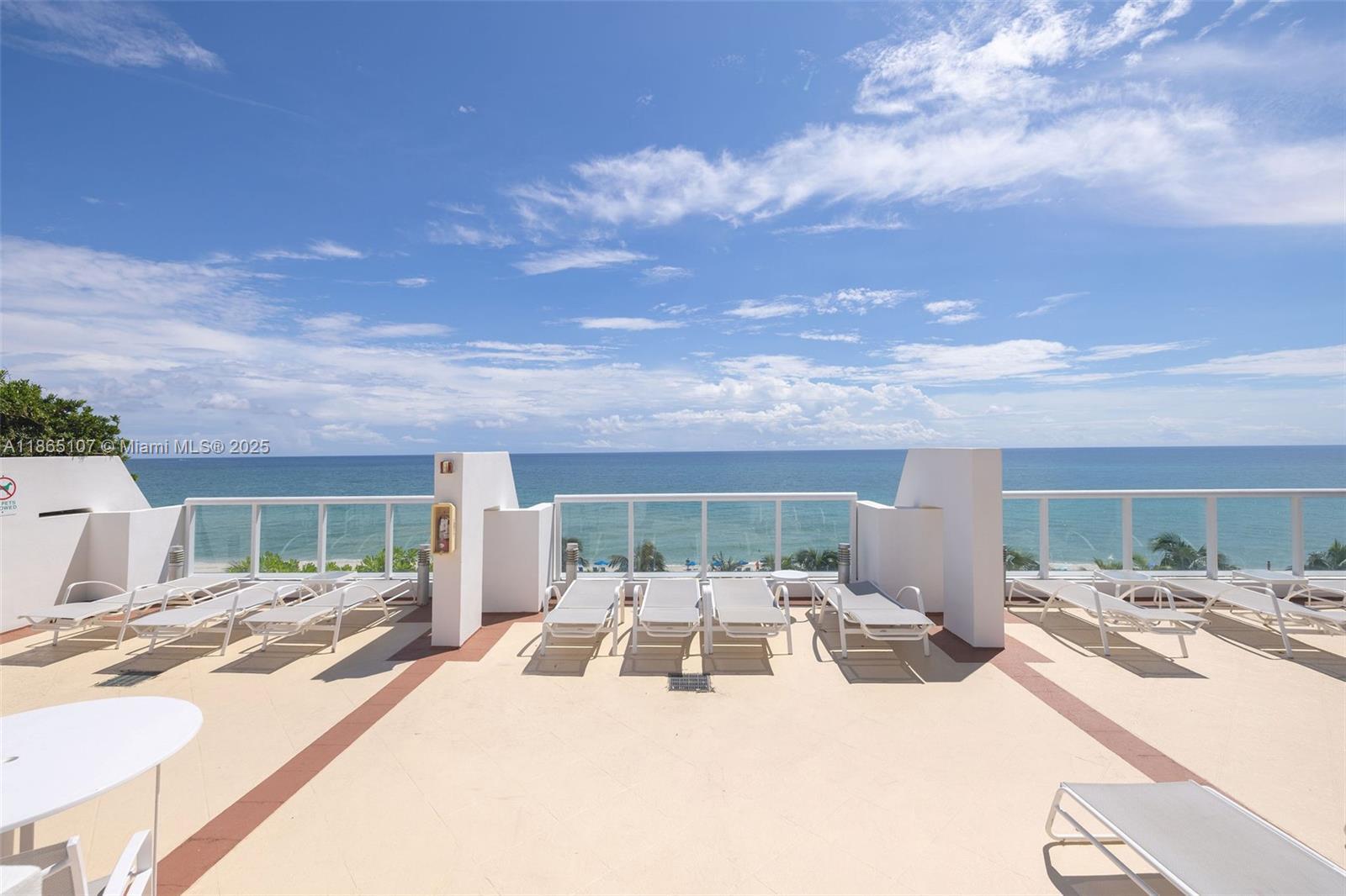 AKOYA CONDO - Residential