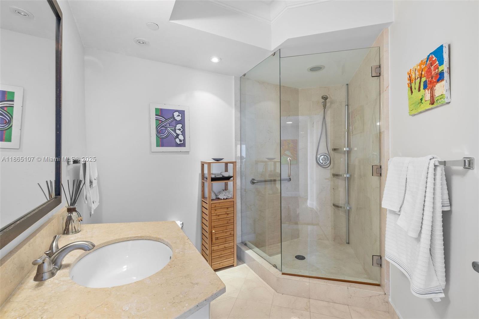 AKOYA CONDO - Residential