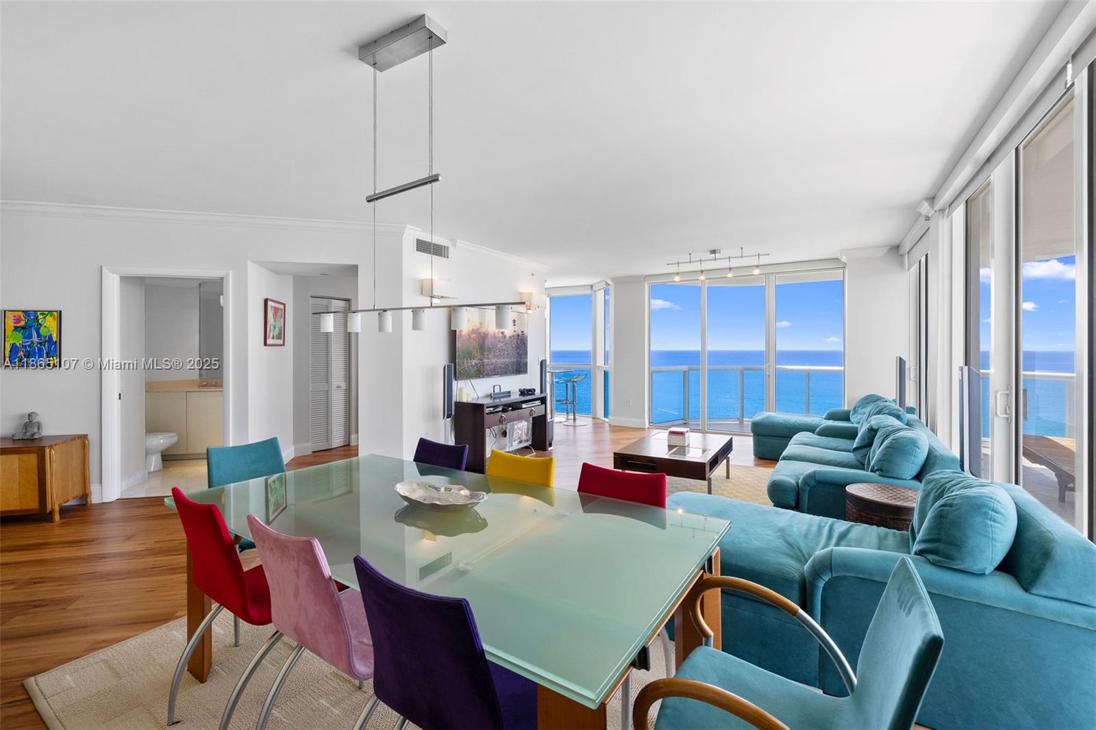 AKOYA CONDO - Residential