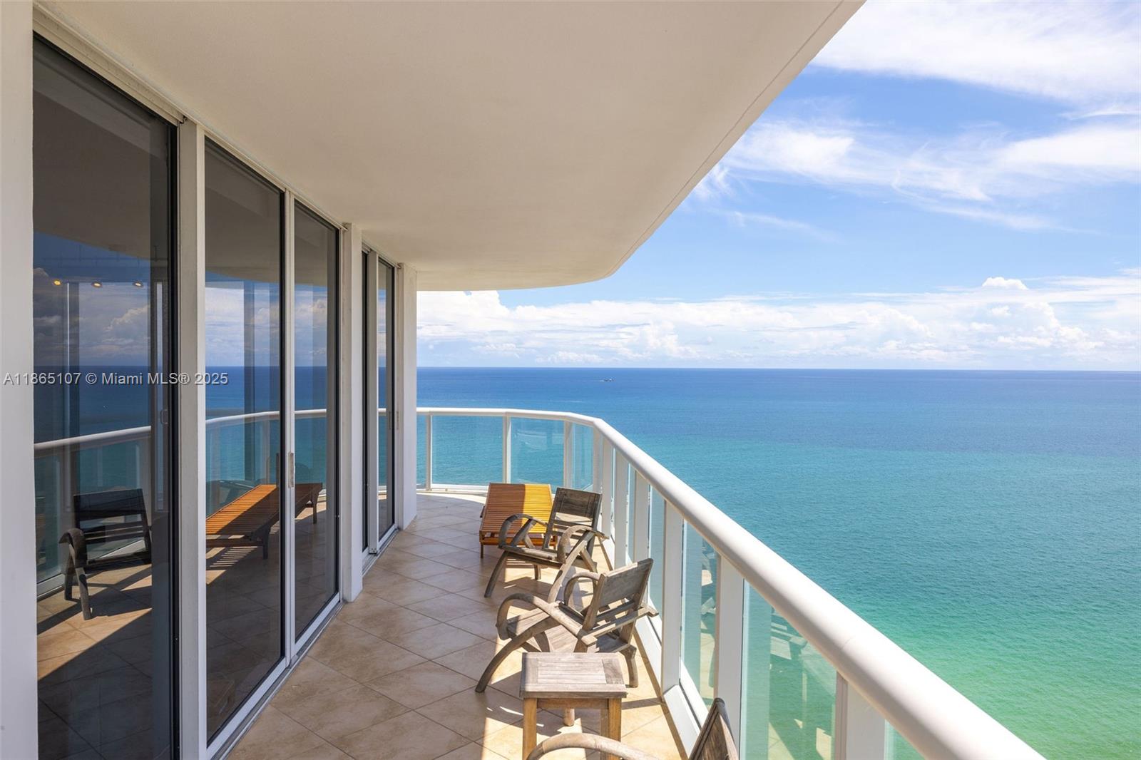 AKOYA CONDO - Residential