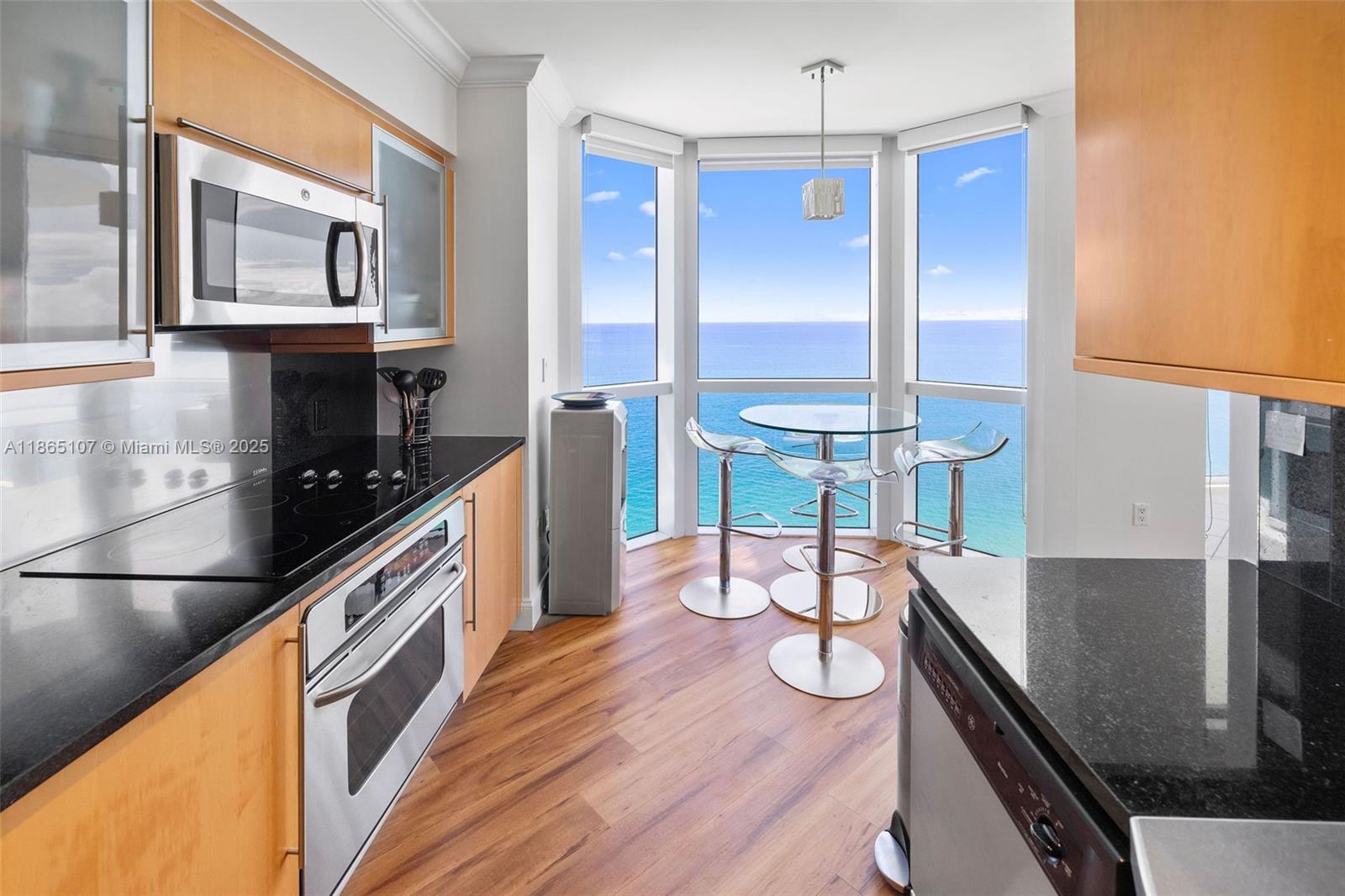 AKOYA CONDO - Residential