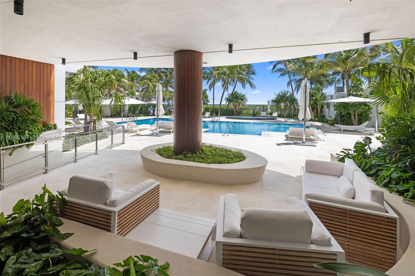 AKOYA CONDO - Residential