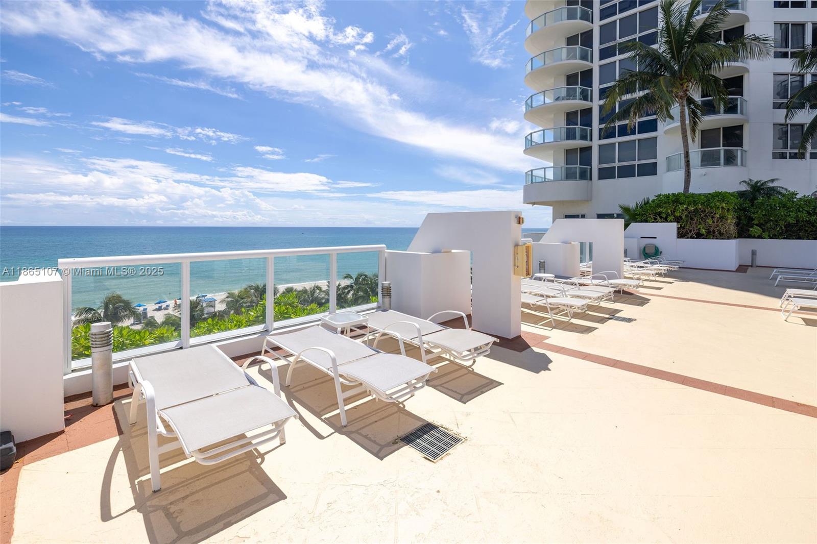 AKOYA CONDO - Residential