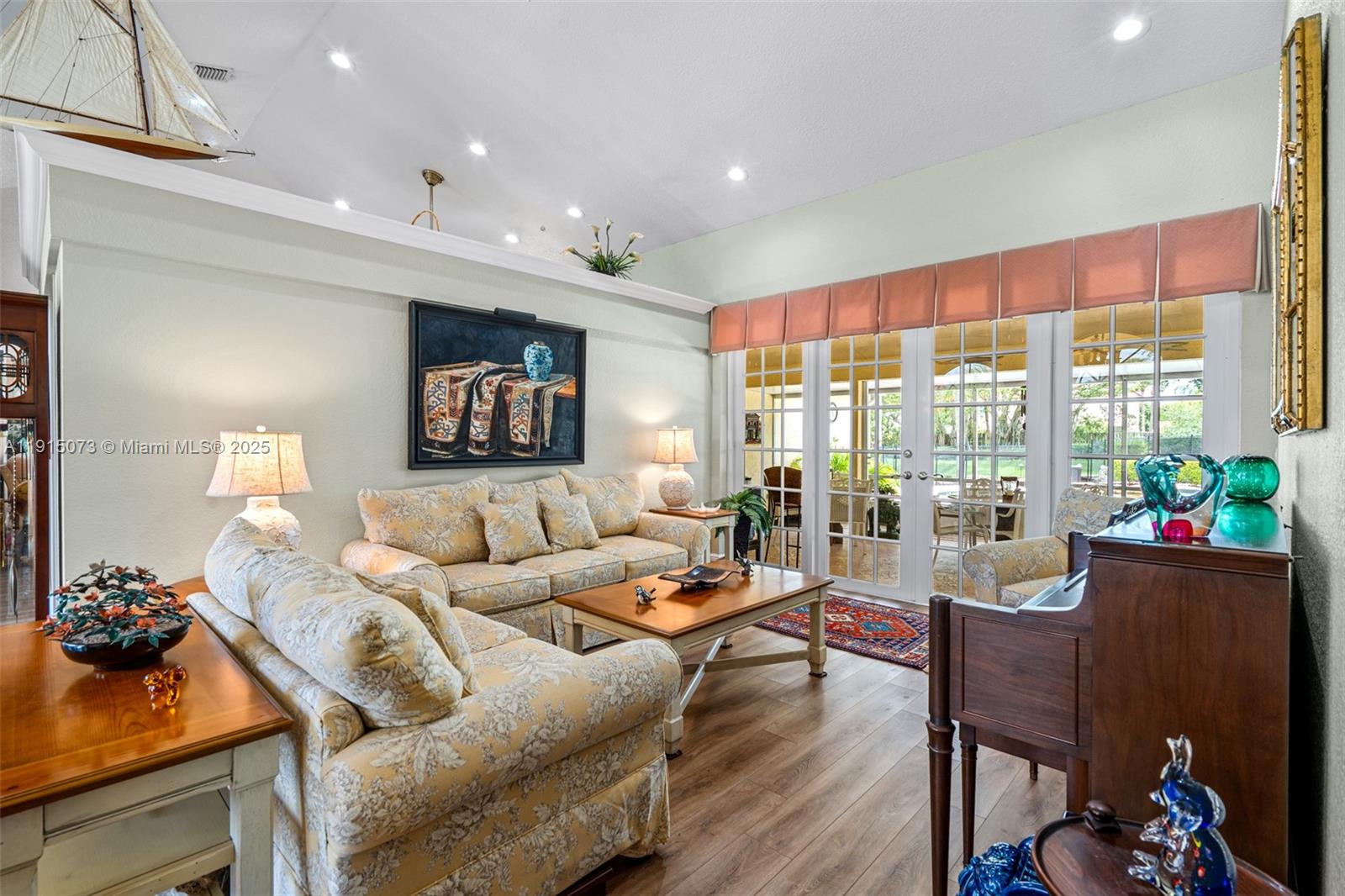 LAKE CHARLESTON PAR R - Residential