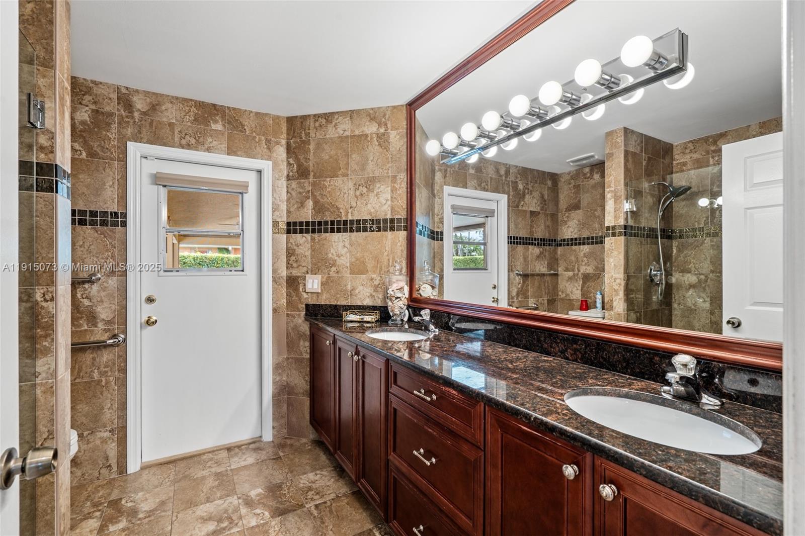 LAKE CHARLESTON PAR R - Residential