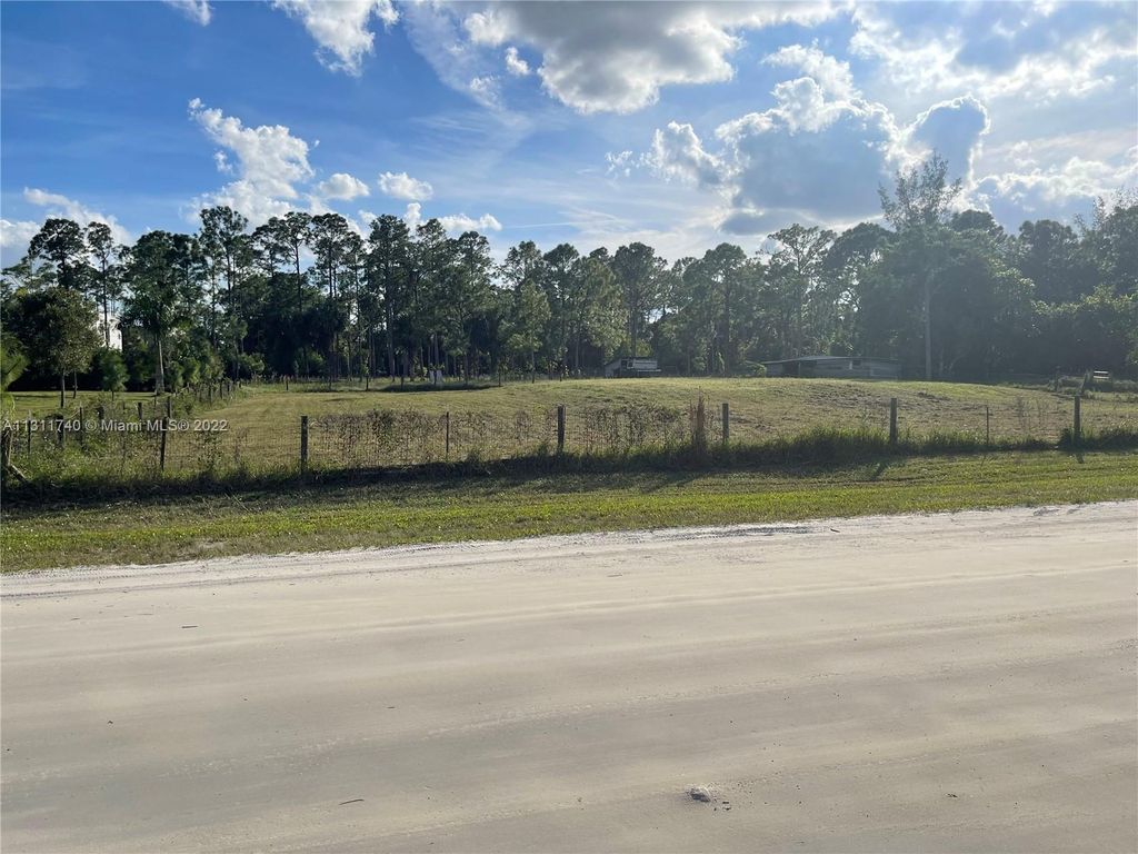 Photo of 16108 Murcott Blvd, Loxahatchee, FL 33470 (MLS # A11311740)