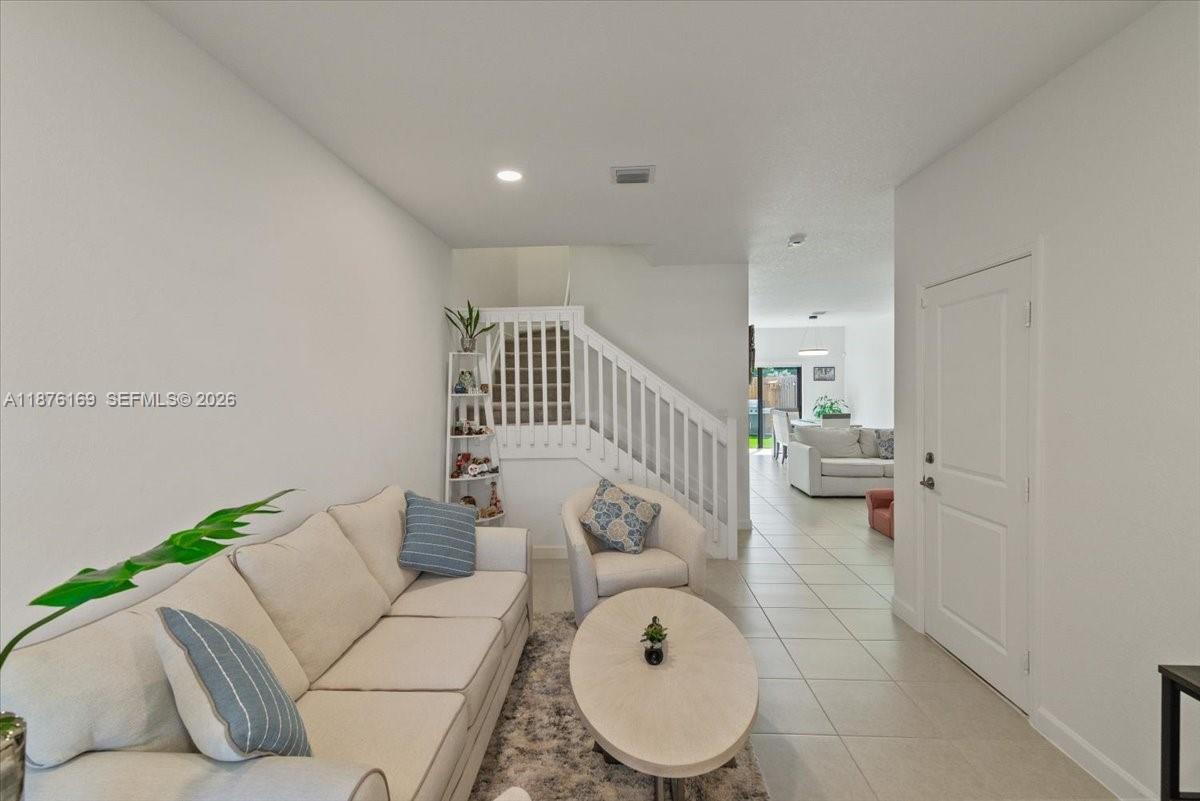 PINE ISLE - Residential